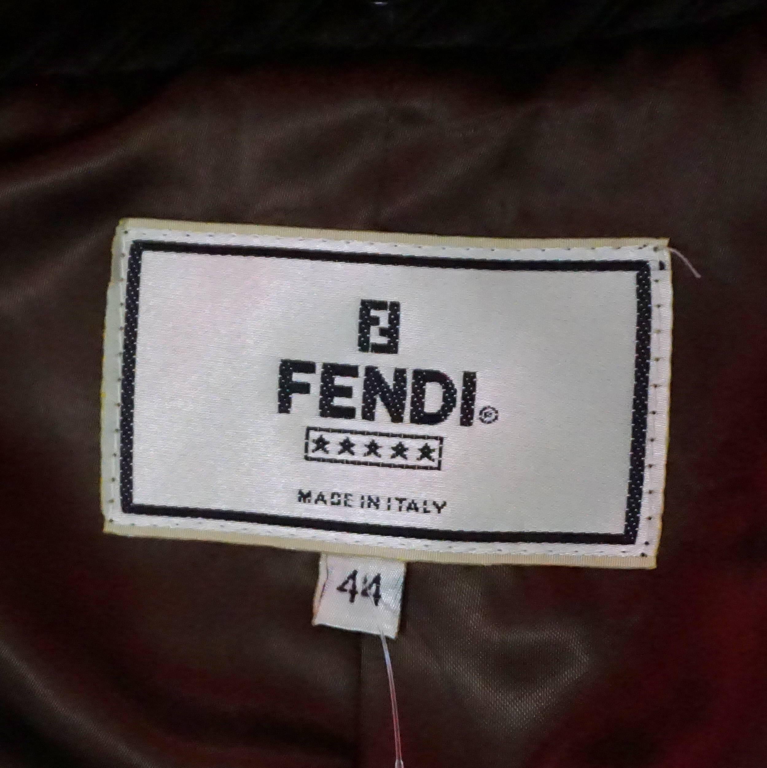 Fendi Combinaison jupe côtelée marron chocolat avec col en fourrure de Fisher - 44 - 1970's  Pour femmes en vente