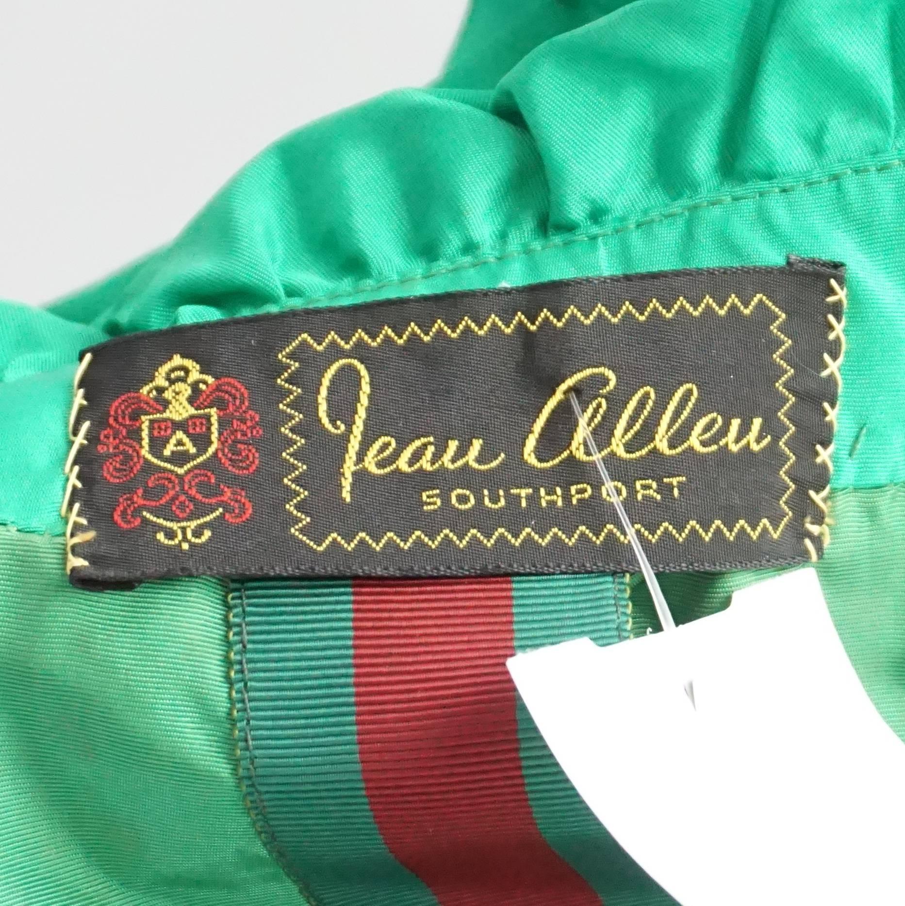 Jean Allen Green Silk Taffeta Opera Coat with Ruffles and Sash - M - 1960's  In Fair Condition In West Palm Beach, FL