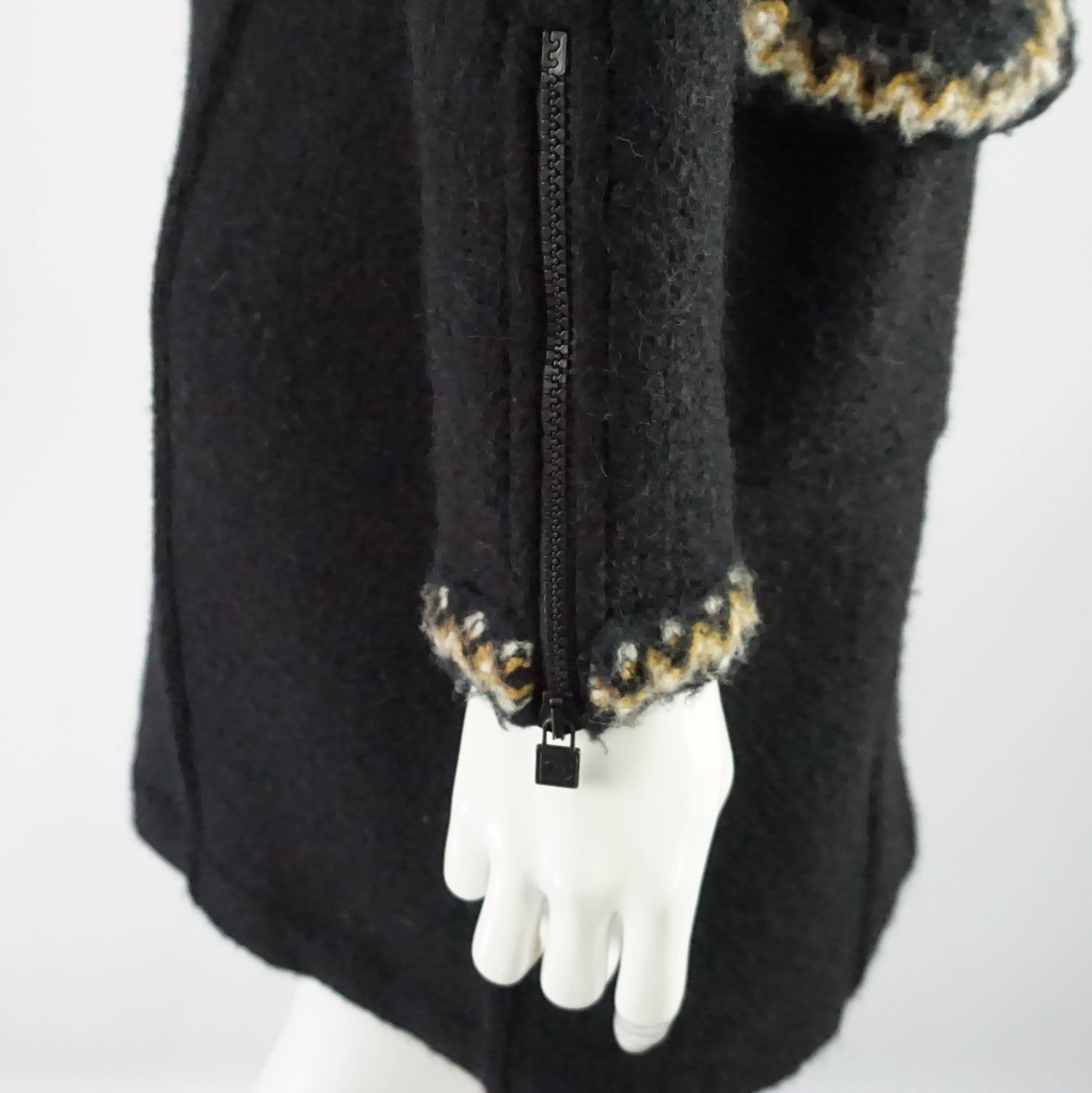 Chanel Black Wool Blend 3/4 Coat with Beige Trim - 36  In Good Condition In West Palm Beach, FL