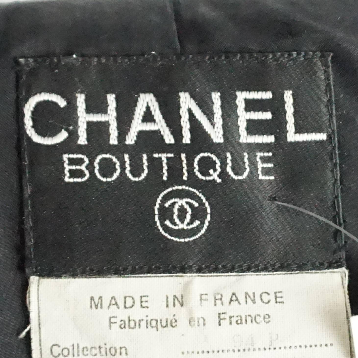 Chanel Spring 1994 Black Linen and Wool Double Breasted Skirt Suit - Size 40 For Sale 2