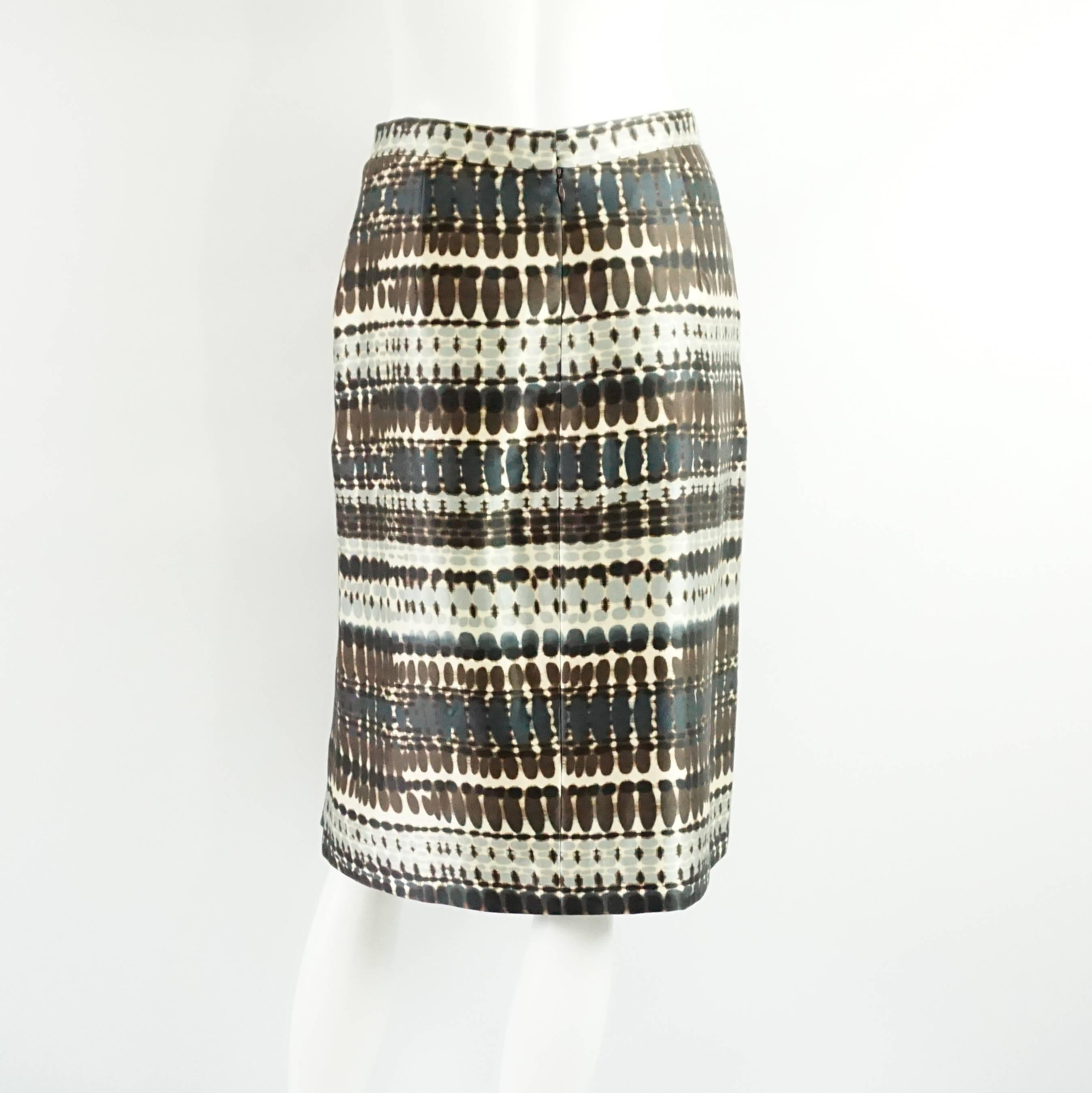 Gray Oscar de la Renta Brown and Multi Print Silk Skirt with Ruffle - 6 For Sale