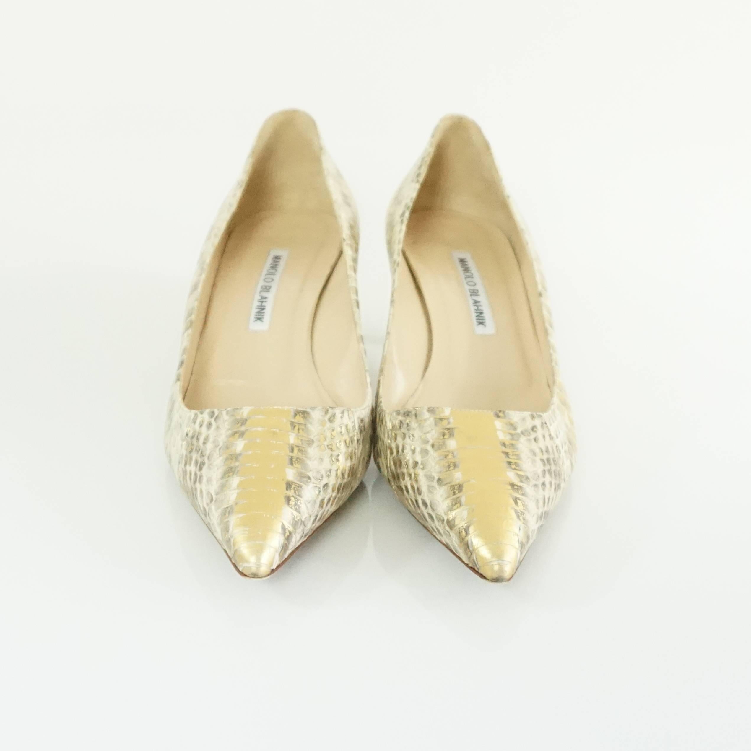 Manolo Blahnik Gold Python Pointed Toe Pumps and kitten heel- 38 In Excellent Condition In West Palm Beach, FL