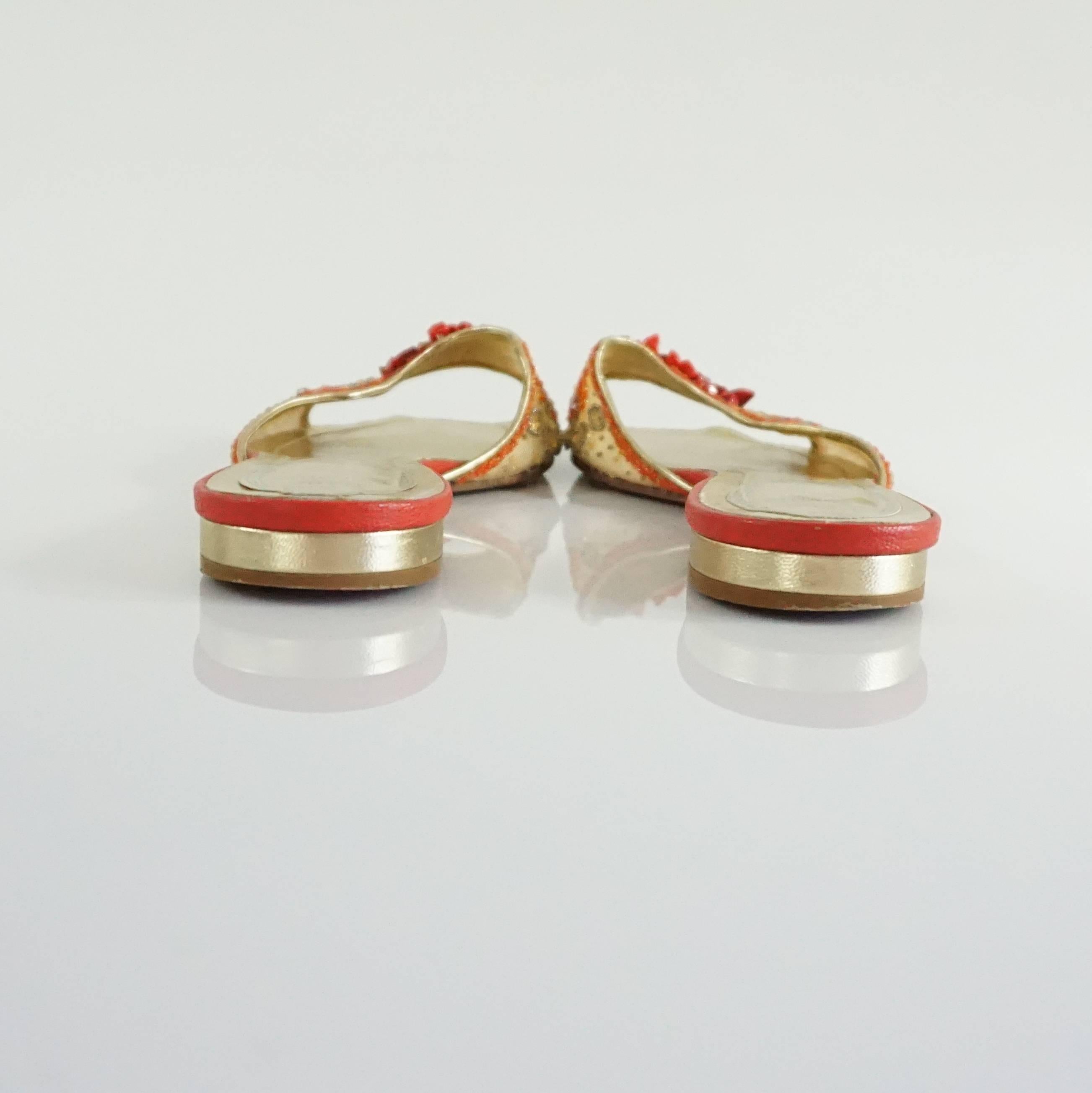 Rene Caovilla Gold and Red Mesh Beaded Slides - 36 In Good Condition For Sale In West Palm Beach, FL