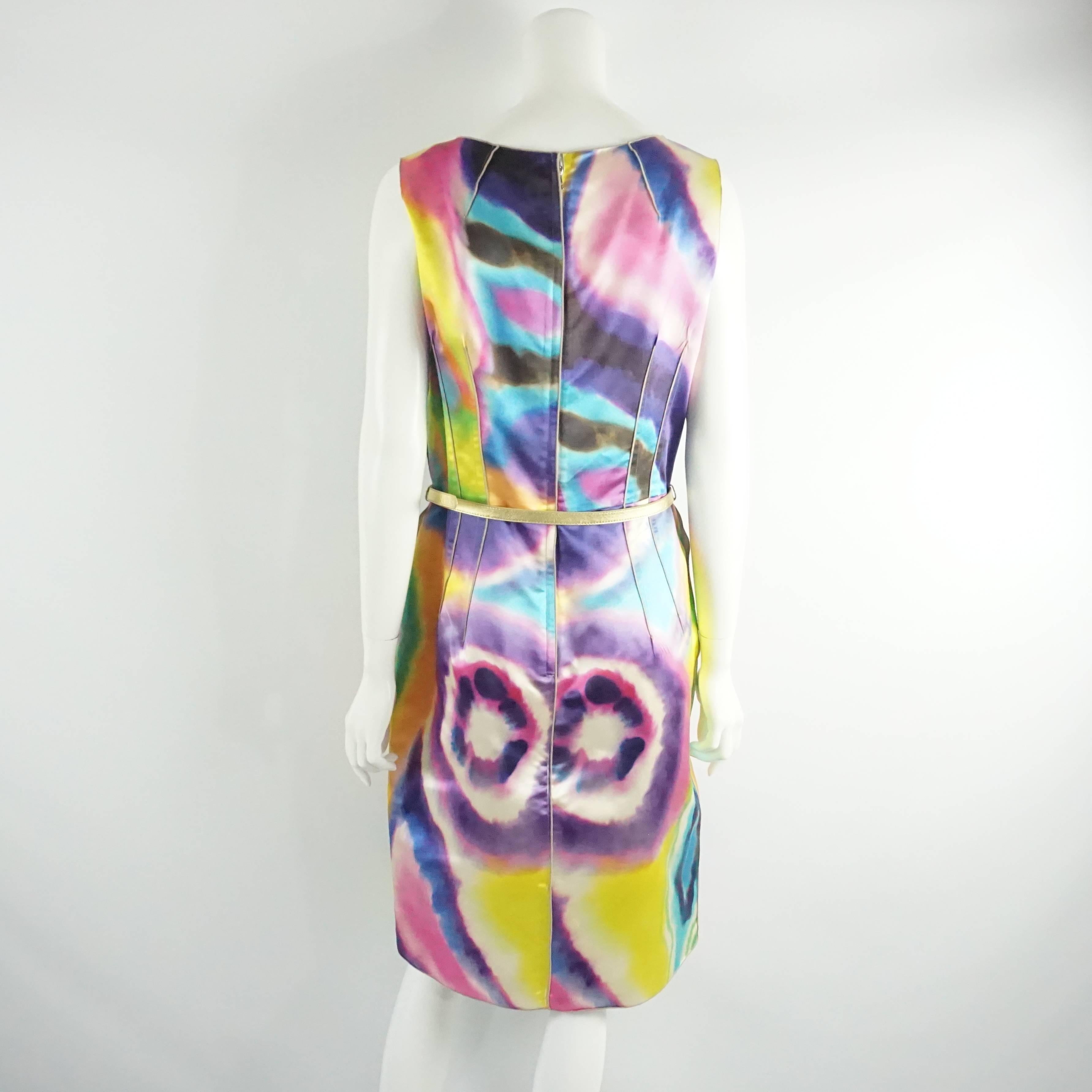 Dolce & Gabbana Mehrfarbiges Kleid aus Seide mit Tie-Dye-Druck und Taschen - 44 (Grau) im Angebot
