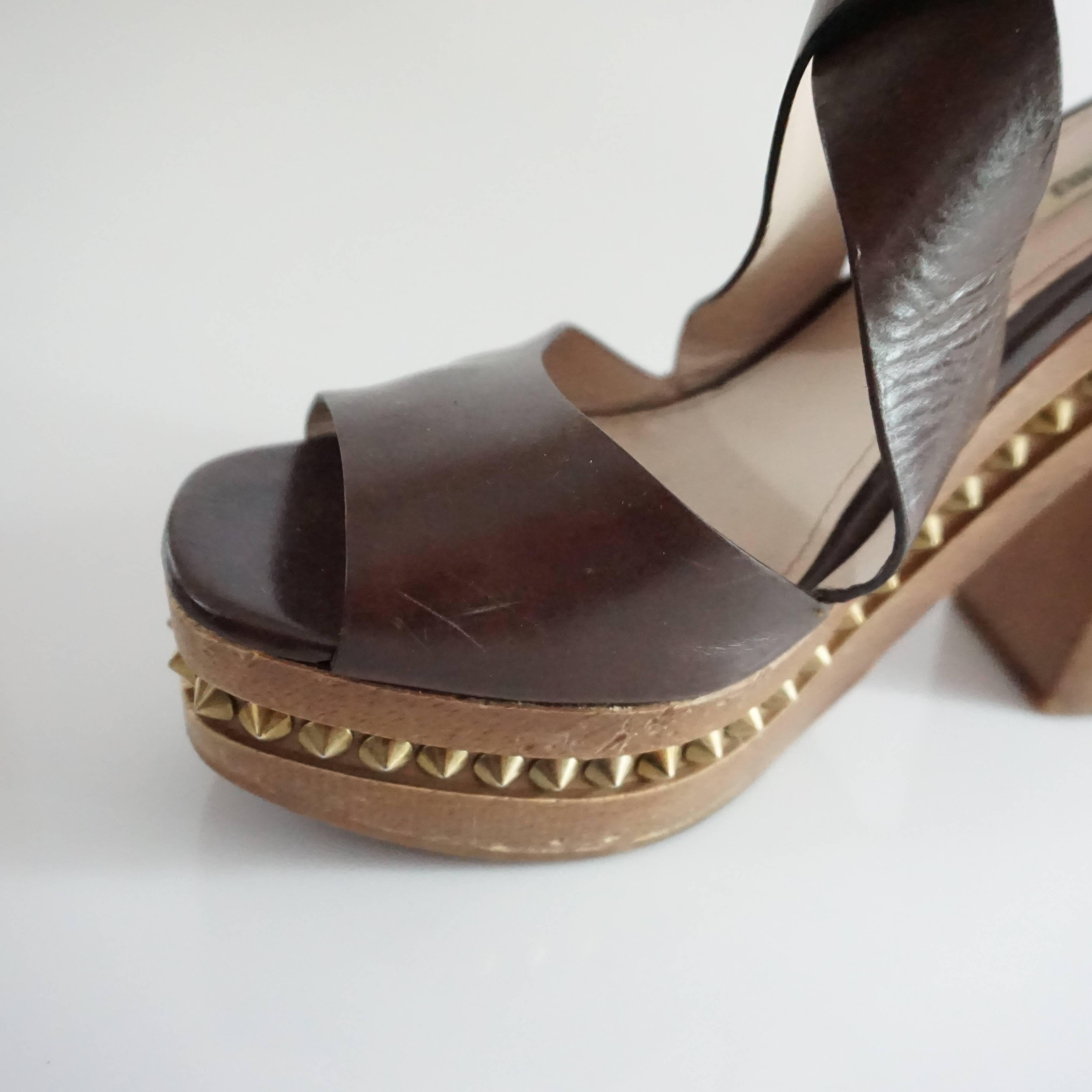 Miu Miu Brown Leather Strappy Sandal with Wood Chunky Heel - 41 3