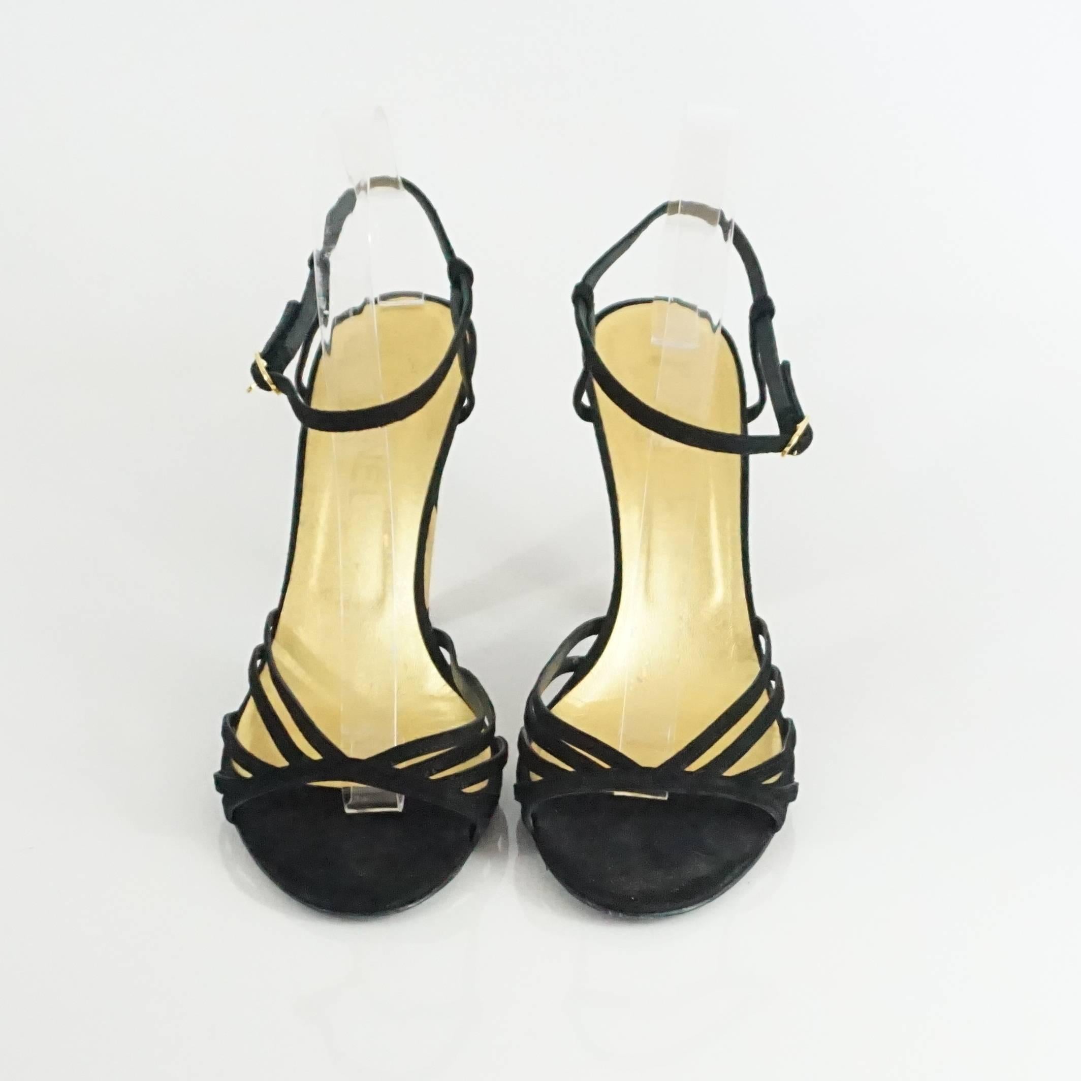Chanel Black Suede Ankle Strap Heels - 40.5 In Excellent Condition In West Palm Beach, FL