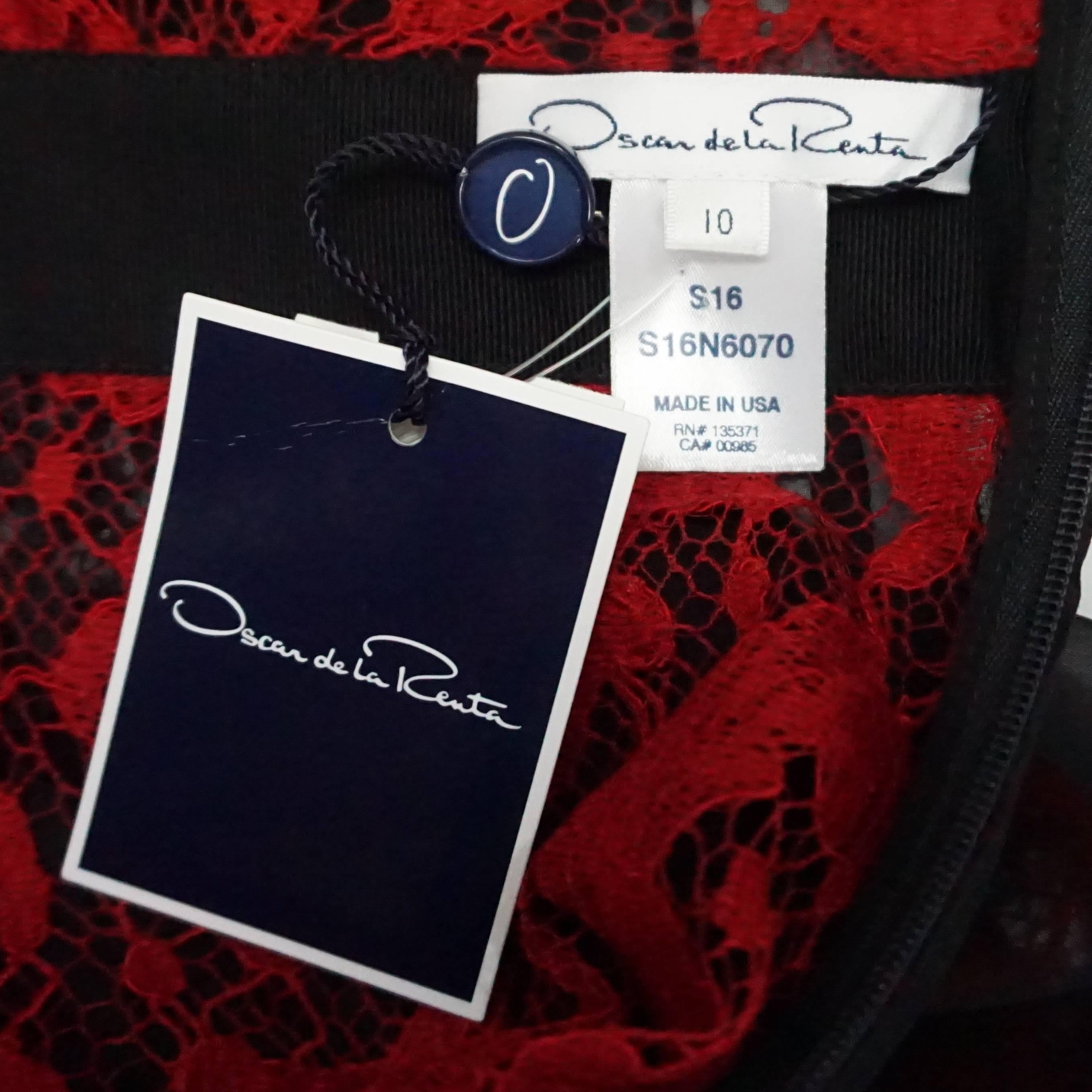 Oscar de la Renta - Robe en mousseline de soie noire et rouge avec dentelle - 10 - Neuf avec étiquette Pour femmes en vente
