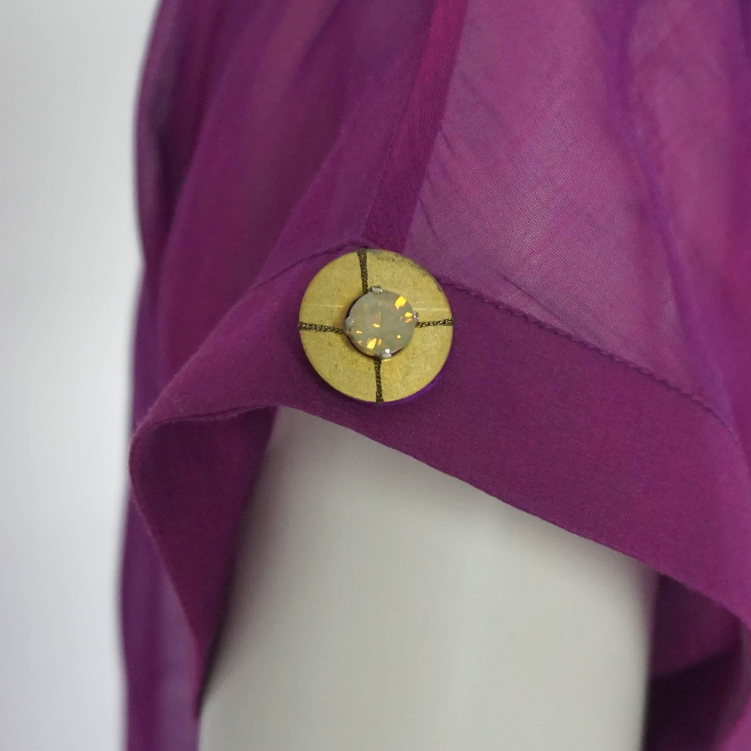 Kurzärmeliges Oberteil aus lila Seidenorganza von Versace mit Steindetails - 38 Damen im Angebot