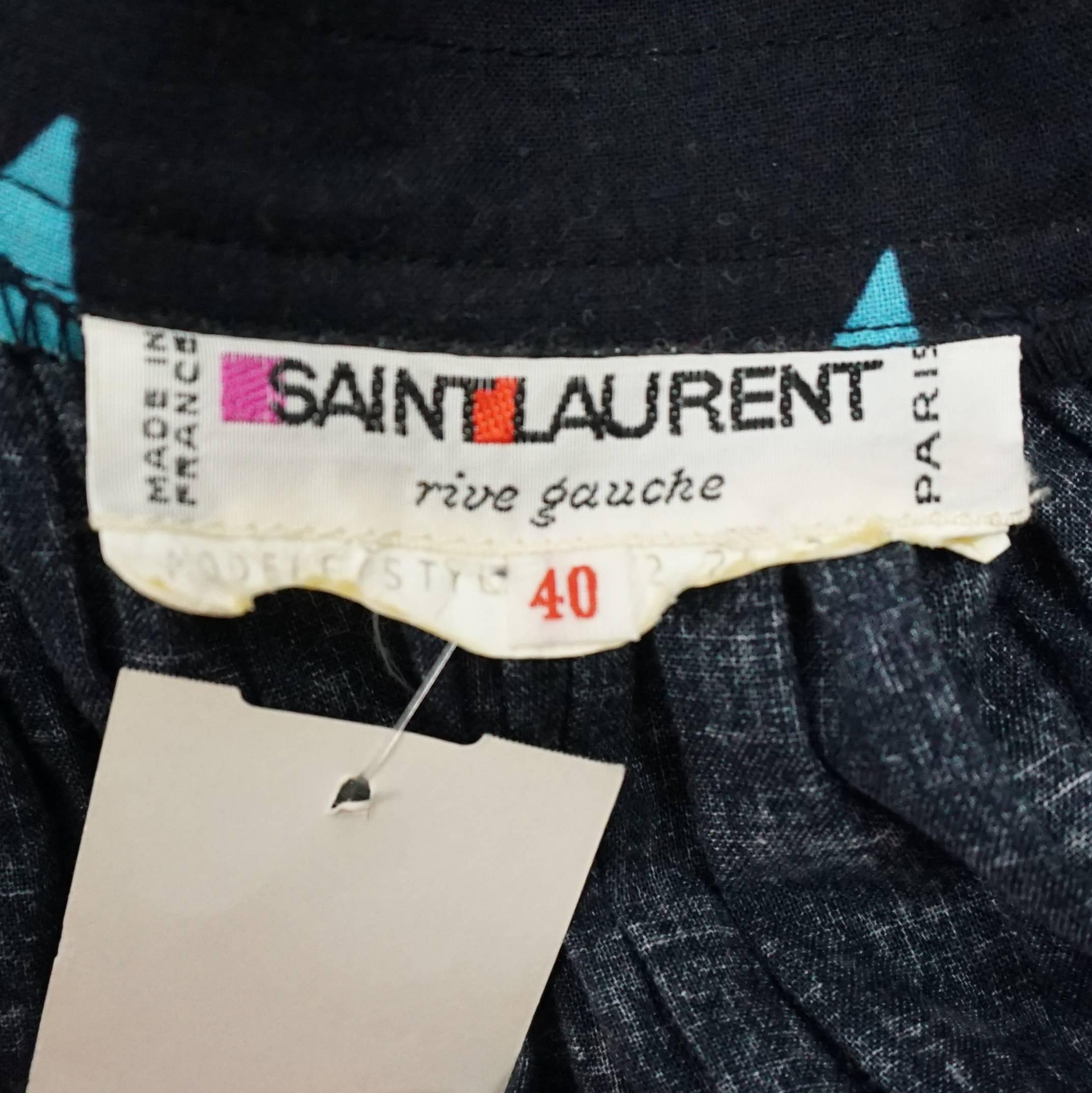 Yves Saint Laurent Jupe vintage en coton à chevrons noirs et rouges, Taille 40, années 70 Excellent état - En vente à West Palm Beach, FL