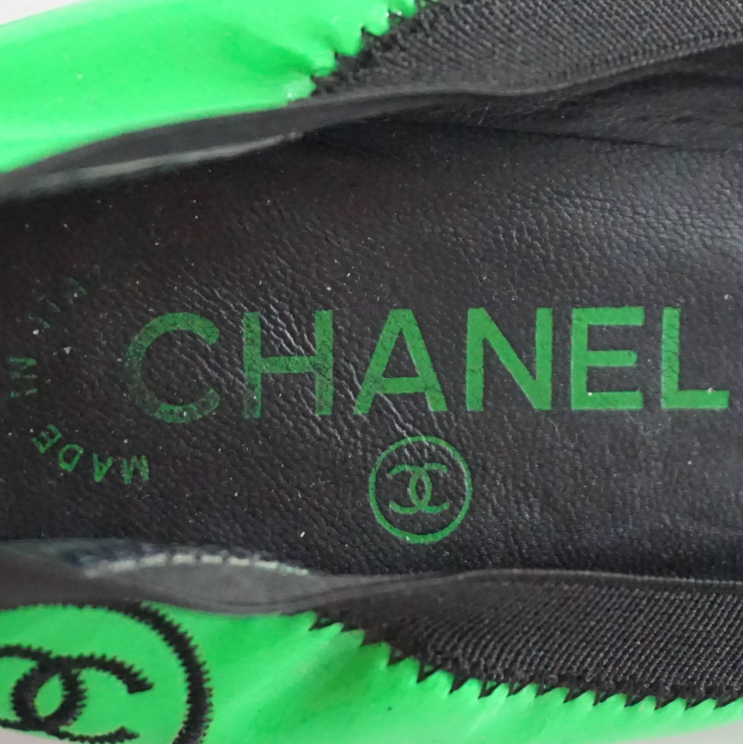 Chanel Green Patent and Black Ballet Flats - 35.5 2