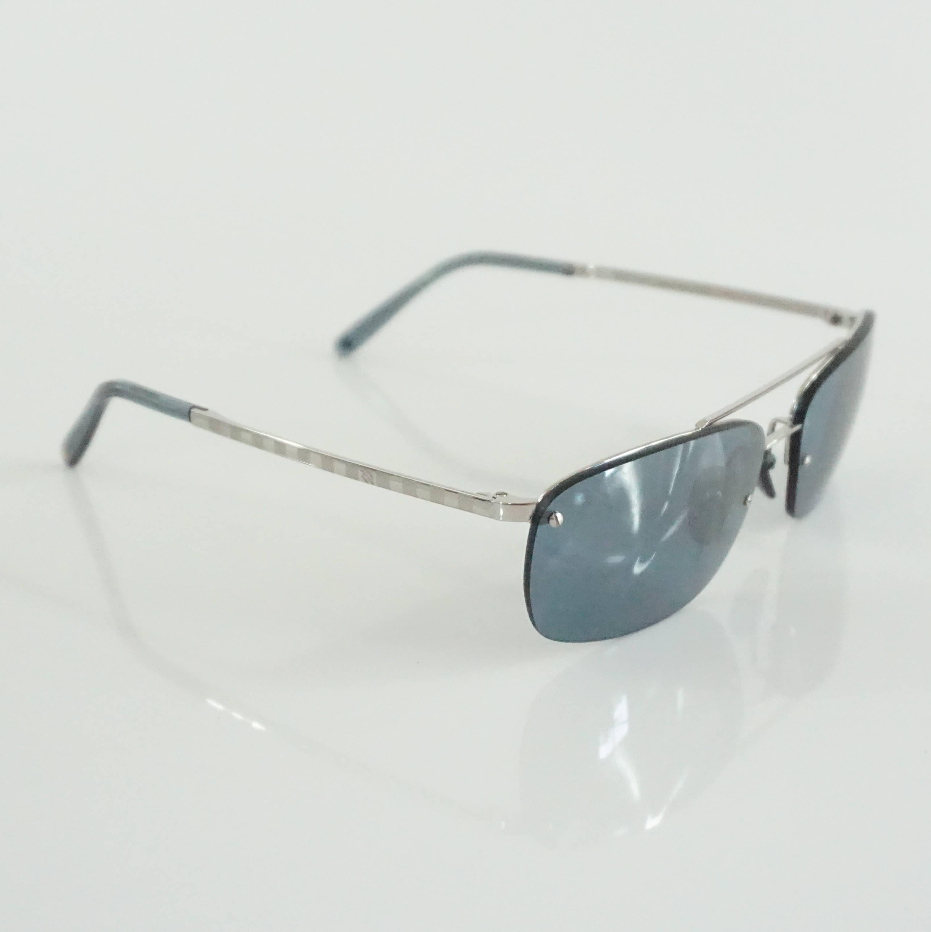 Louis Vuitton Silver Frameless Rectangular Sunglasses In Excellent Condition In West Palm Beach, FL