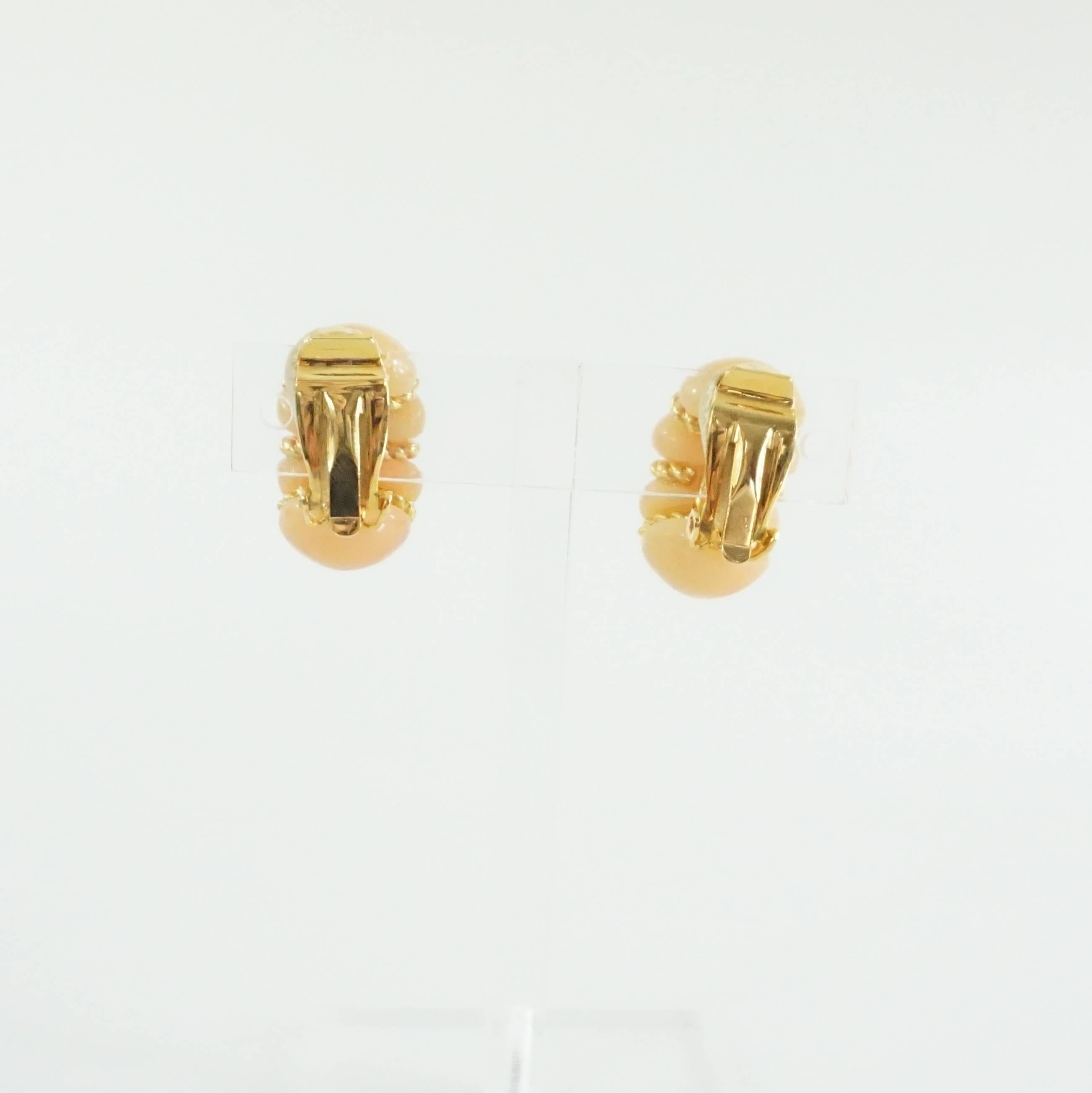 Kenneth Jay Lane Peach and Gold Clip Earrings In Excellent Condition In West Palm Beach, FL