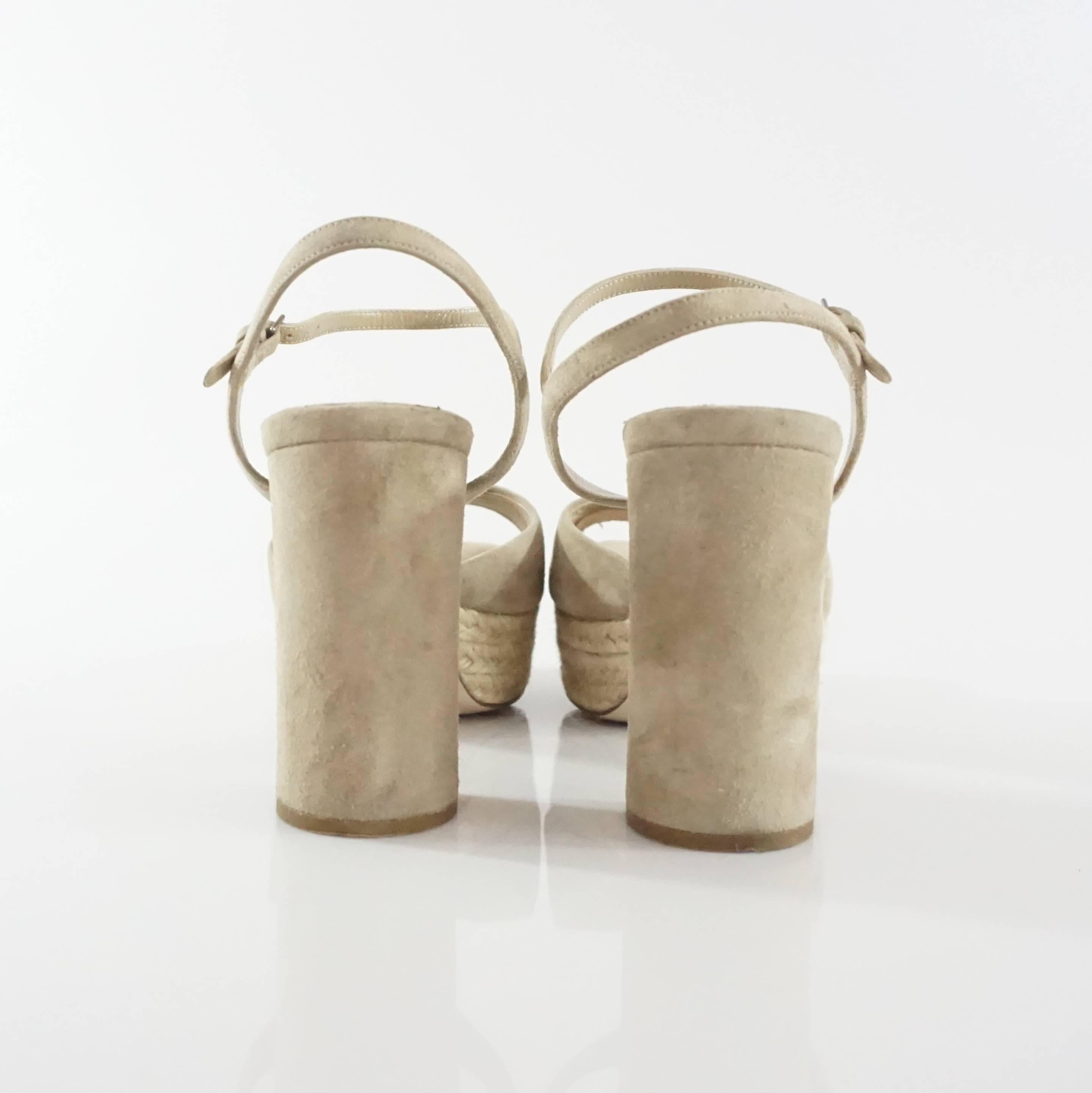 Miu Miu Nude Suede Chunky Heels - 36 In Good Condition In West Palm Beach, FL