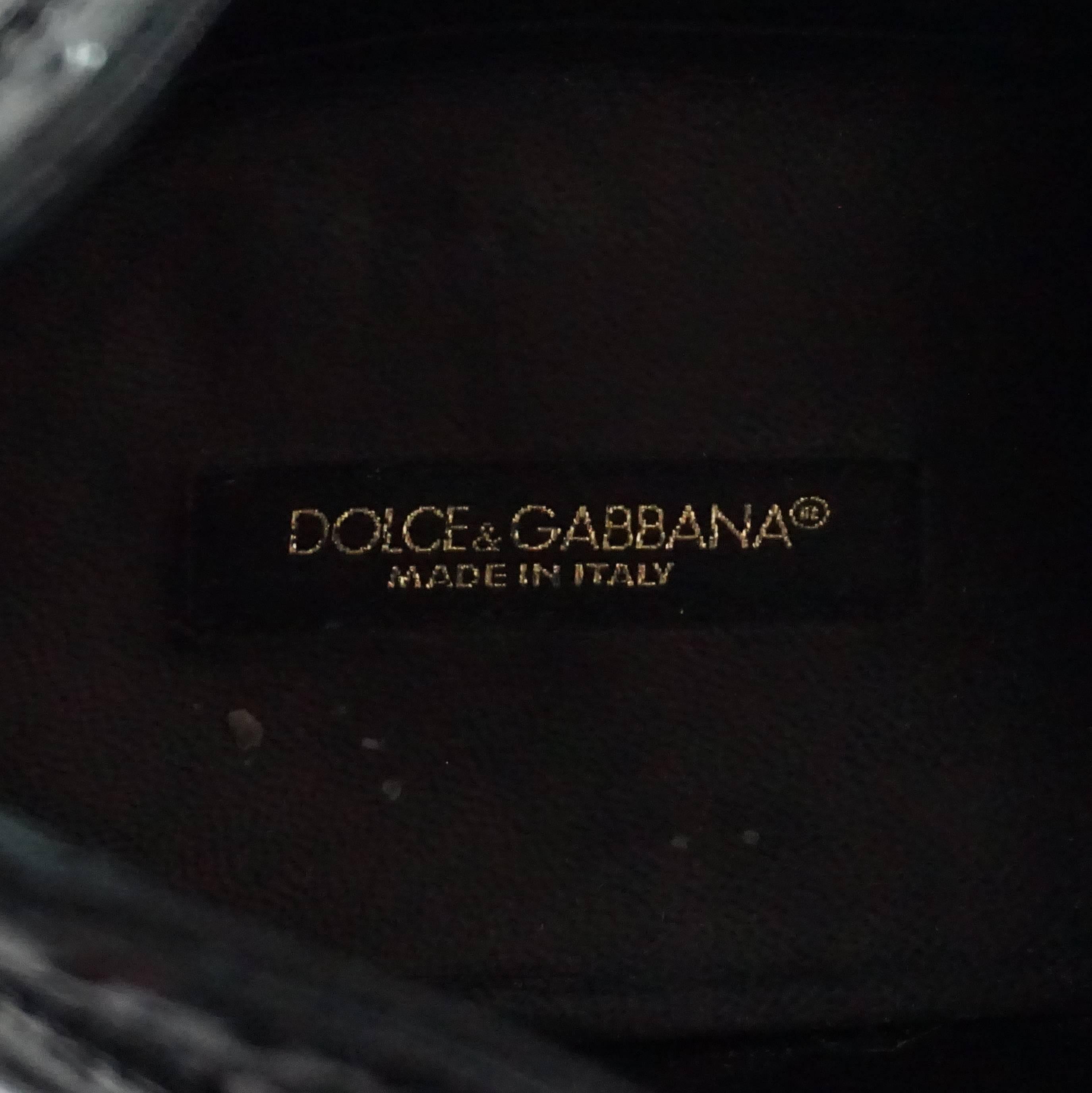 Dolce & Gabbana Schwarze Oxfords mit Ohrstecker und Strass - 41 im Angebot 3