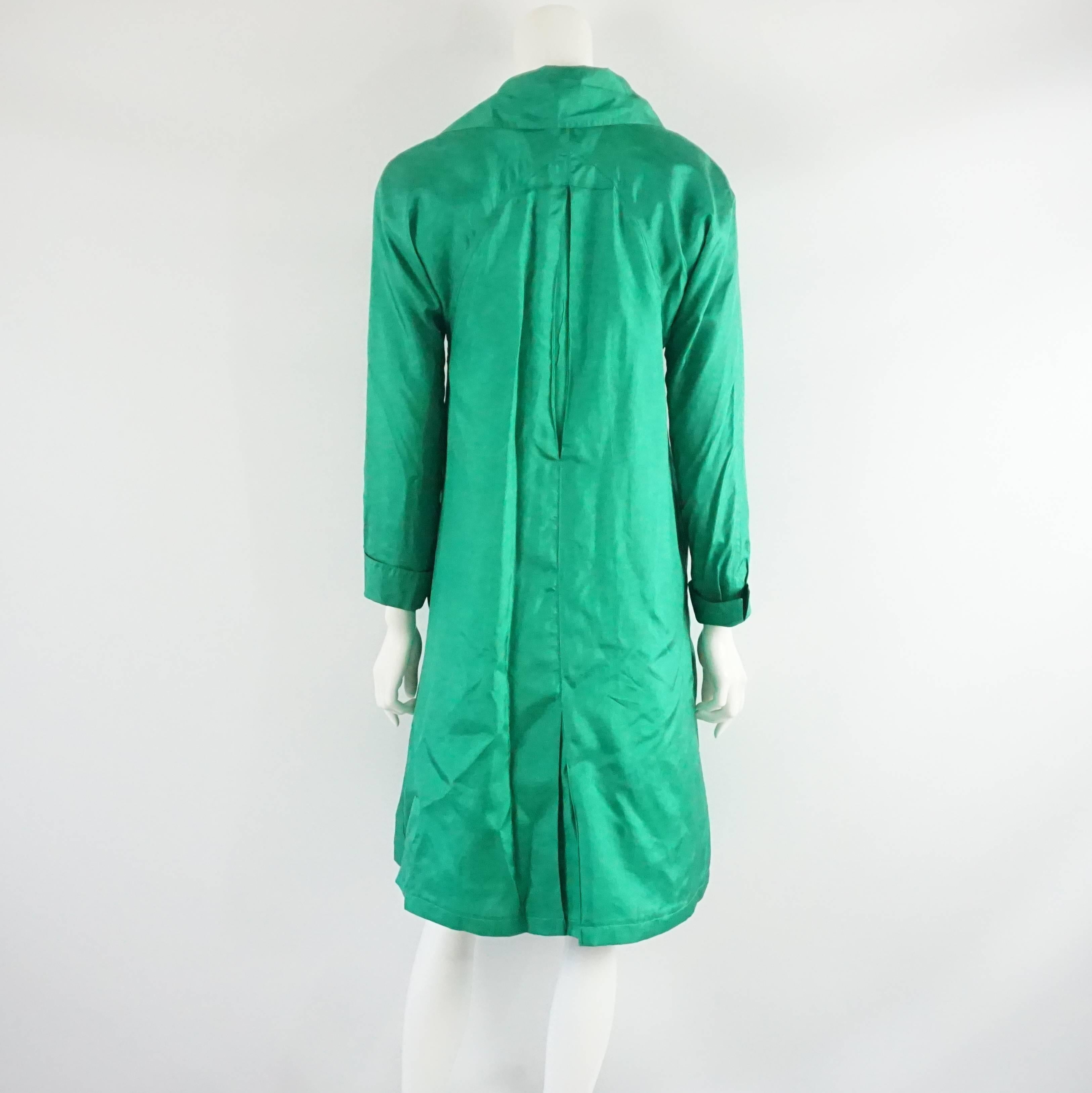 Carmen's Hilldale Vintage Green Silk Coat - M - 1970's In Excellent Condition In West Palm Beach, FL