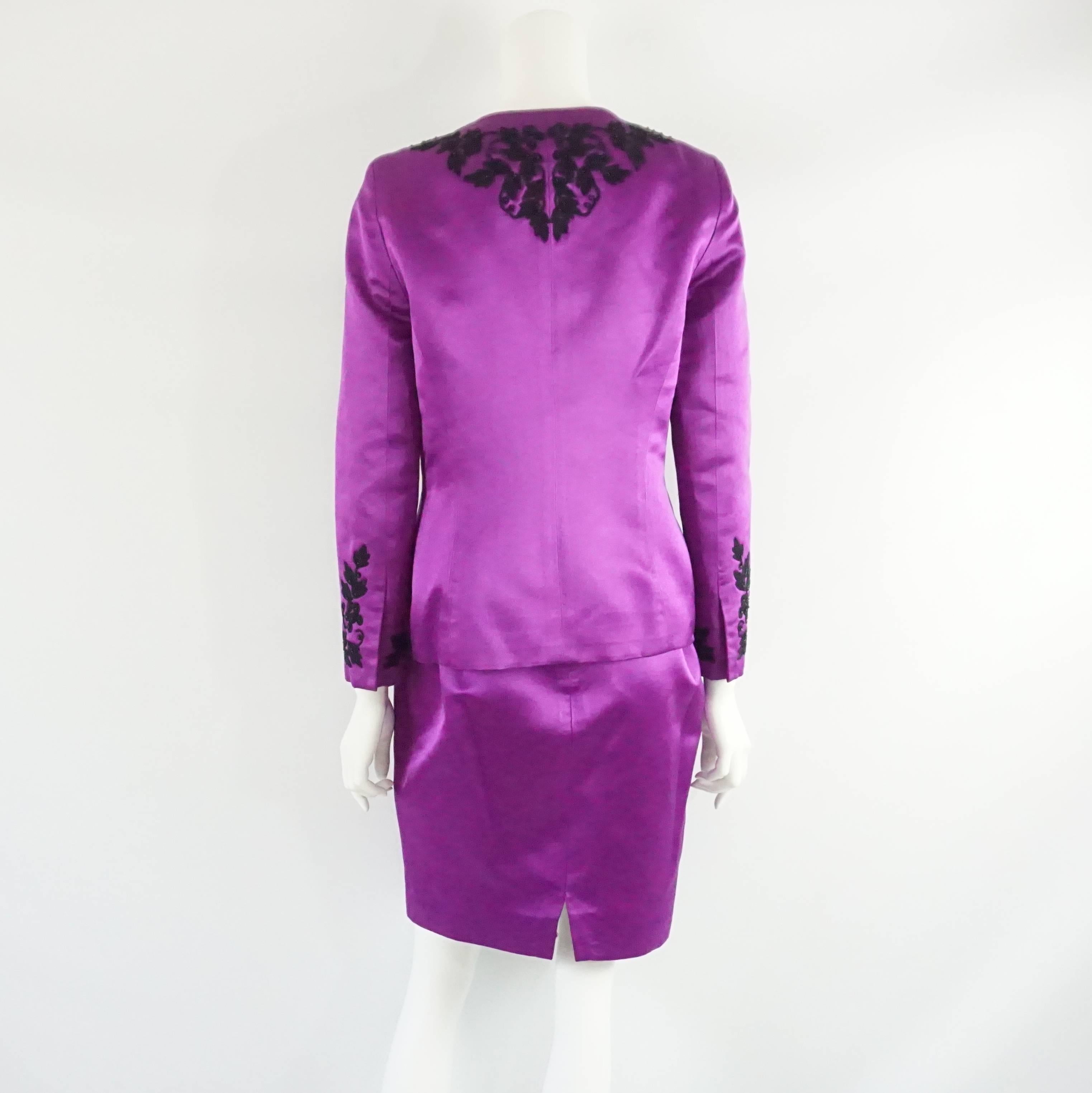 Oscar Purple Satin and Black Soutache Beading Skirt Suit – L In Excellent Condition In West Palm Beach, FL