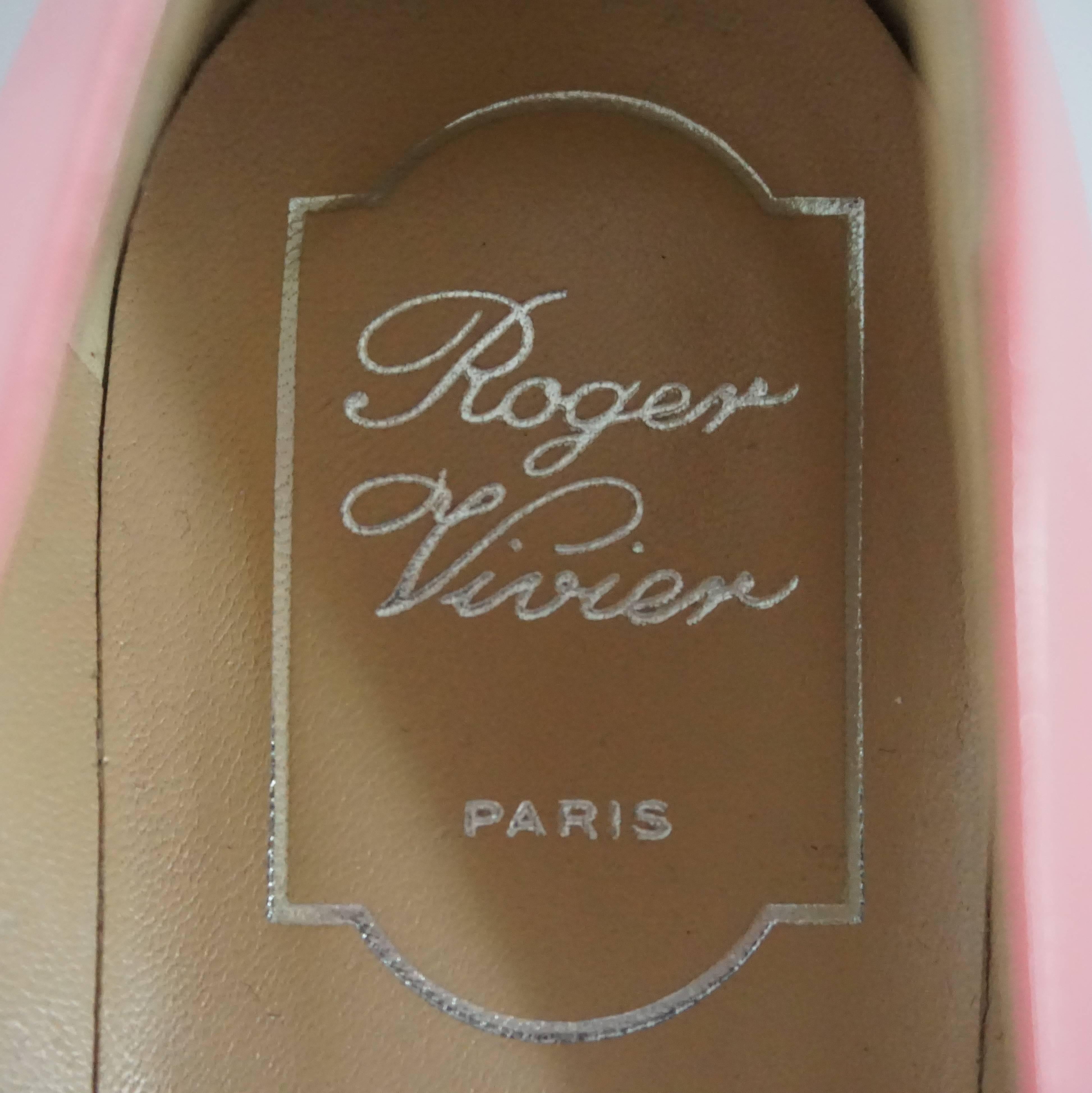 Women's Roger Vivier Pink Leather Flats with Silver Heel - 37 For Sale