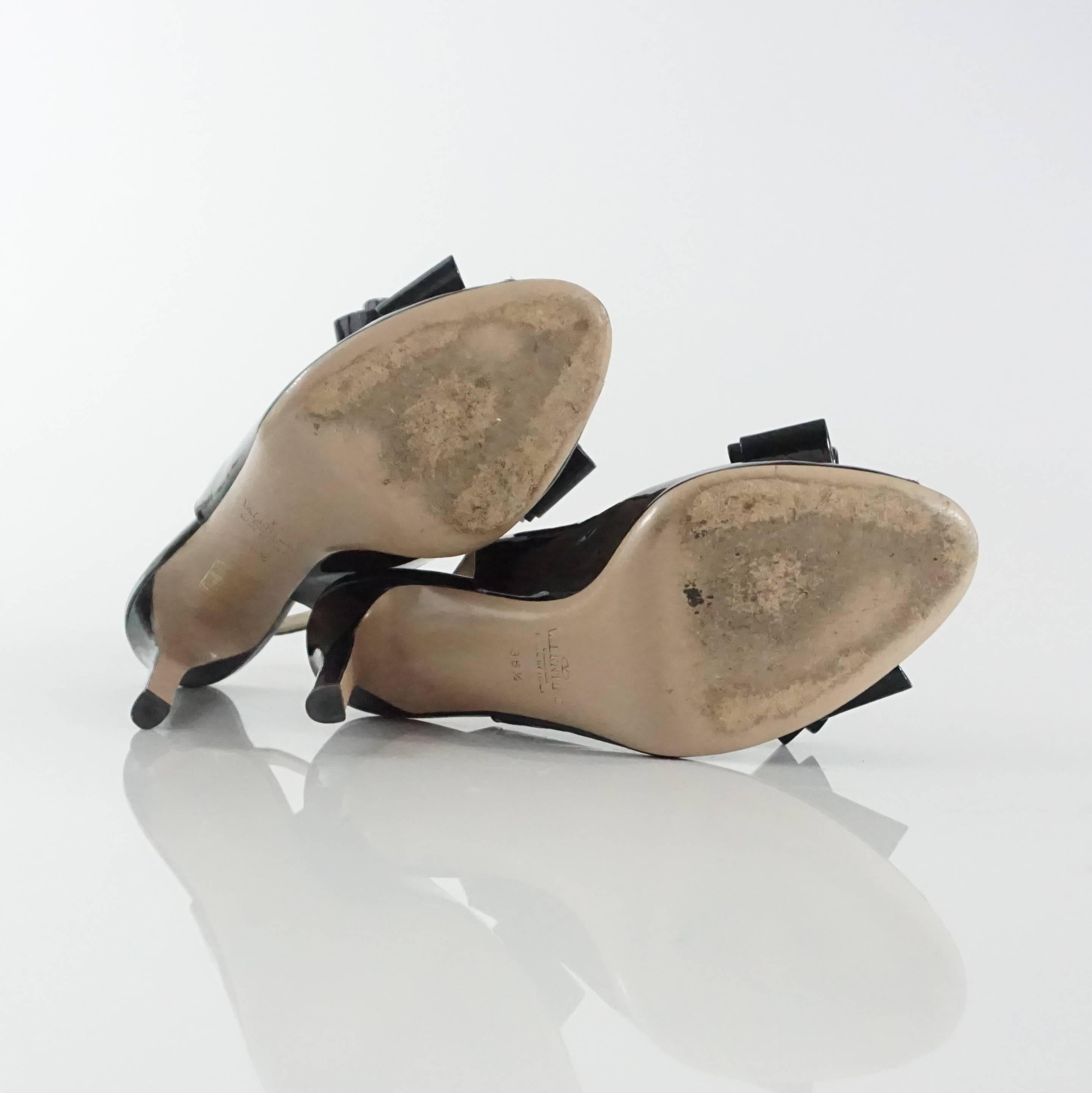 Valentino Black Patent Bow Slingback Heels - 36.5  In Excellent Condition In West Palm Beach, FL