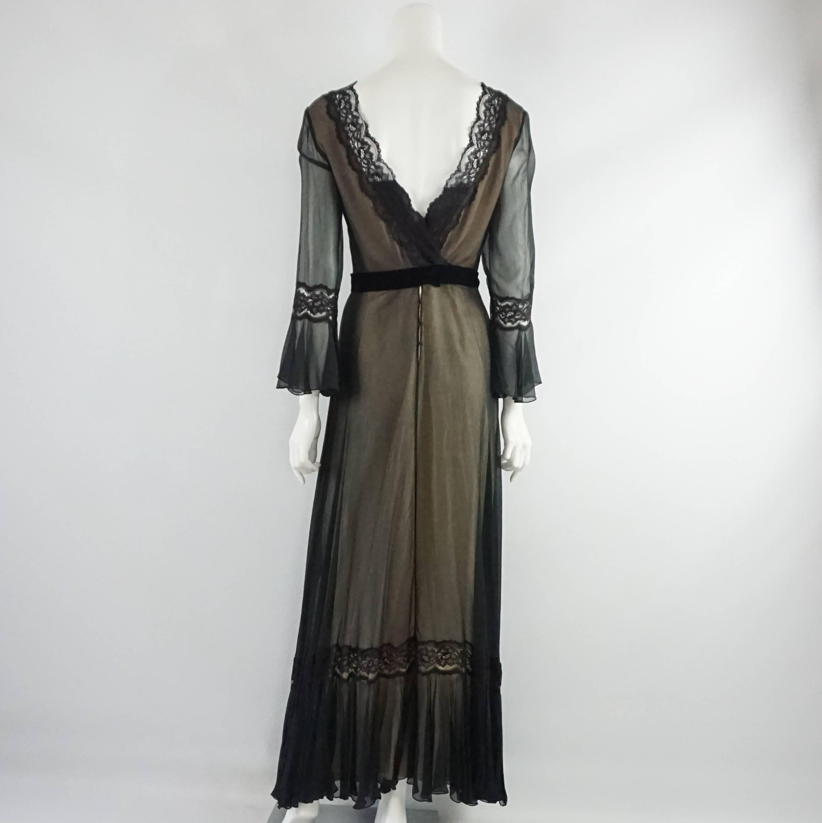 Jean Allen Black Silk and Lace Gown - S - Circa 1990's In Excellent Condition For Sale In West Palm Beach, FL
