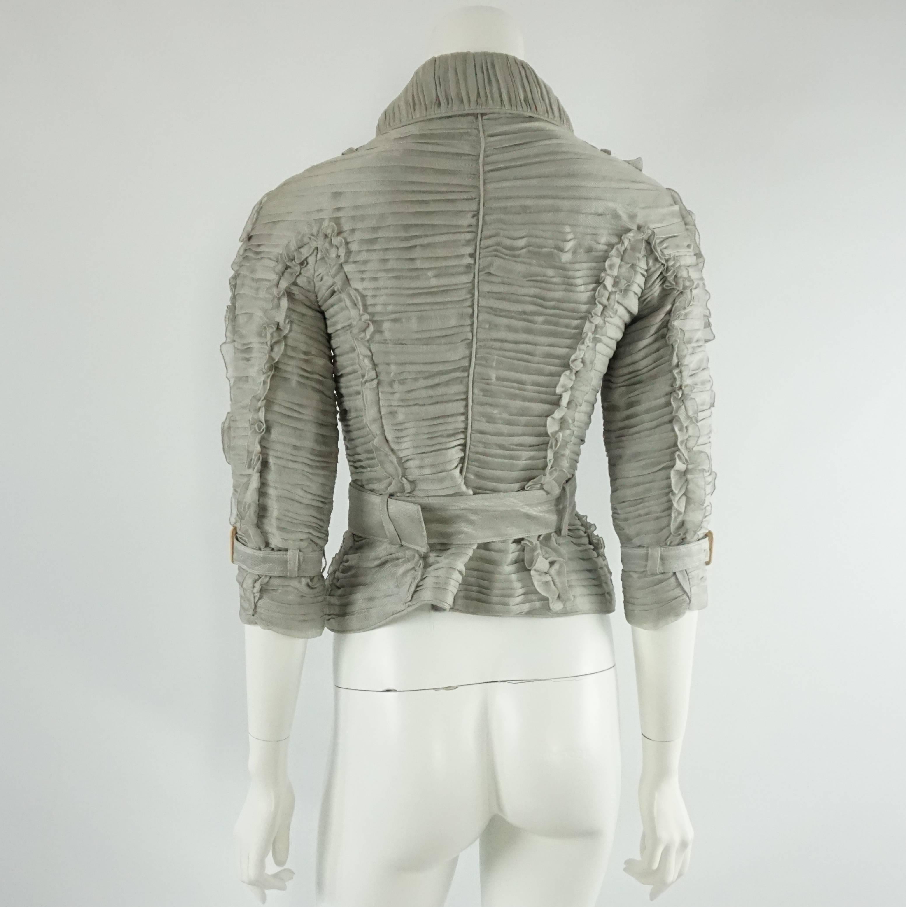 Burberry Gray Shutter Pleat Silk Jacket - 36 In Excellent Condition In West Palm Beach, FL
