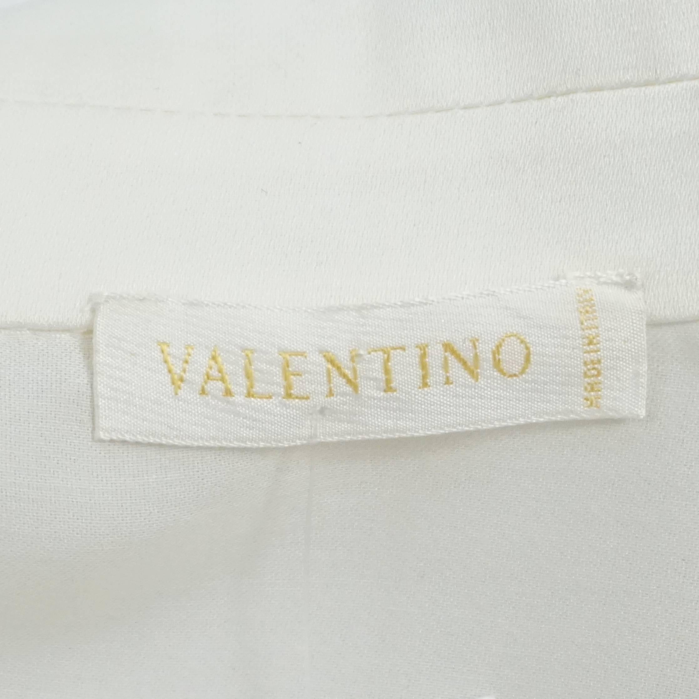 Valentino Ivory Silk Long Sleeve Top w/ Eyelet Detail-4 In Excellent Condition In West Palm Beach, FL