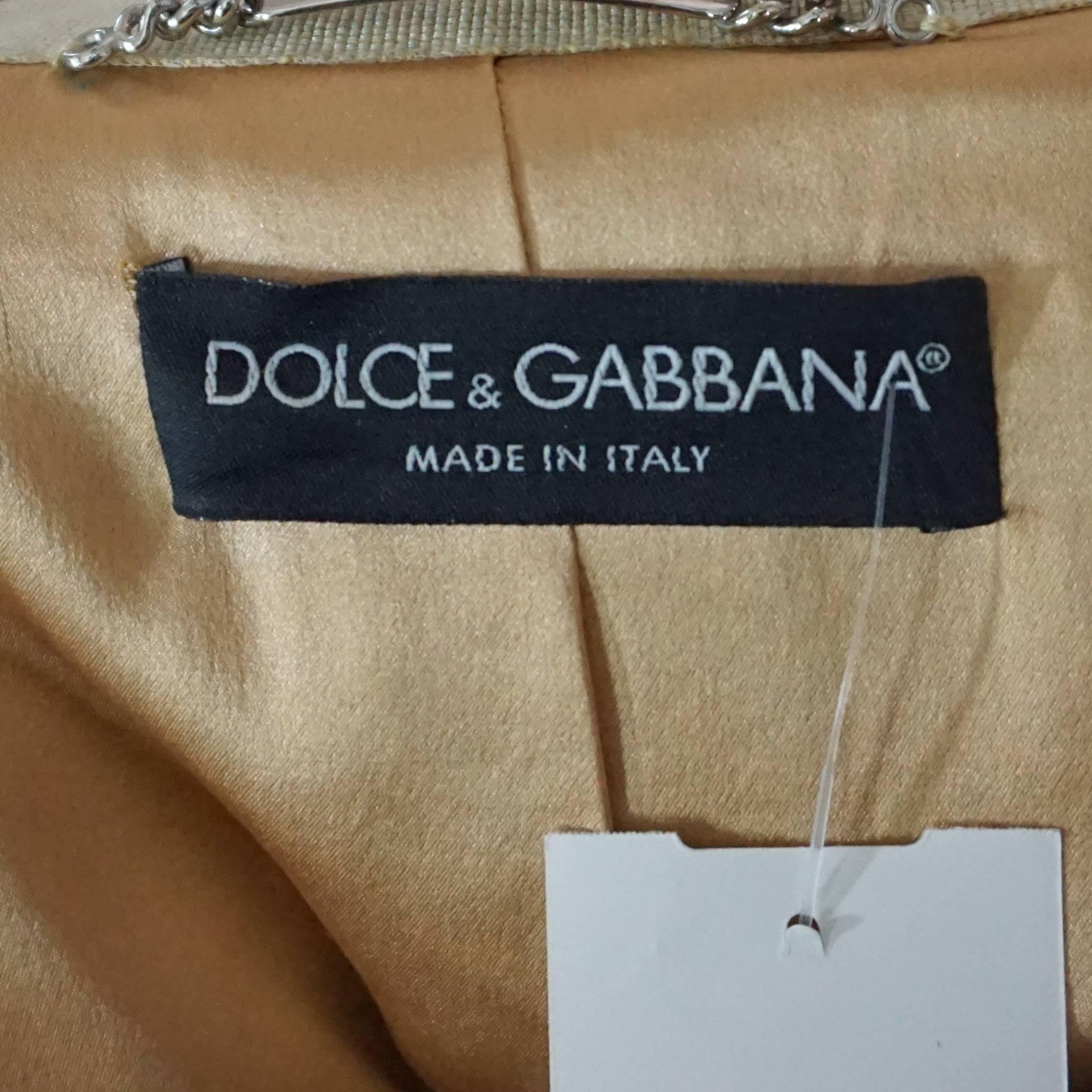 Dolce & Gabanna Silk Gold Brocade Jacket with mother of pearl trim - 44 In Good Condition For Sale In West Palm Beach, FL