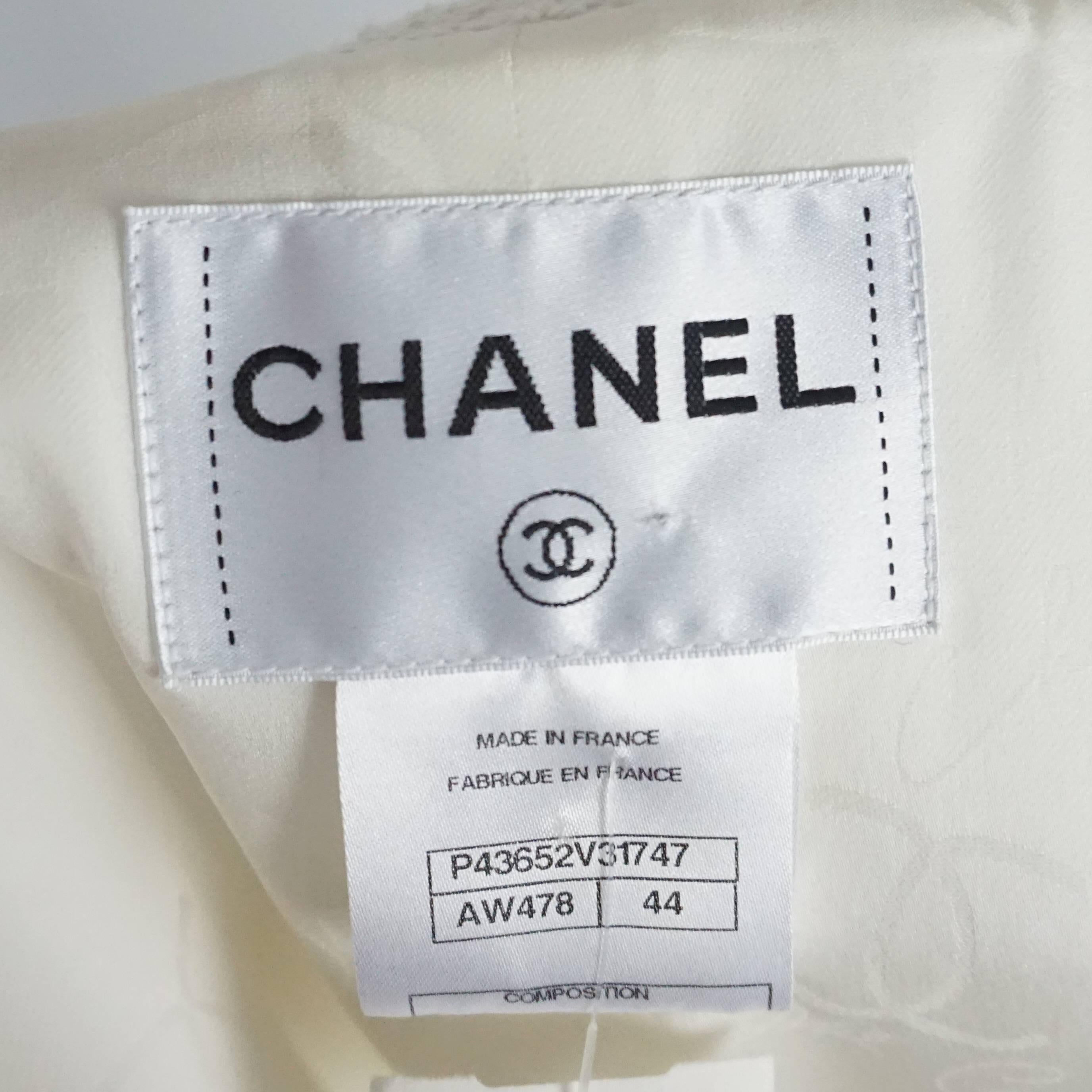 Women's Chanel White Cotton/Silk Textured Short Jacket with Pearl Buttons - 44  