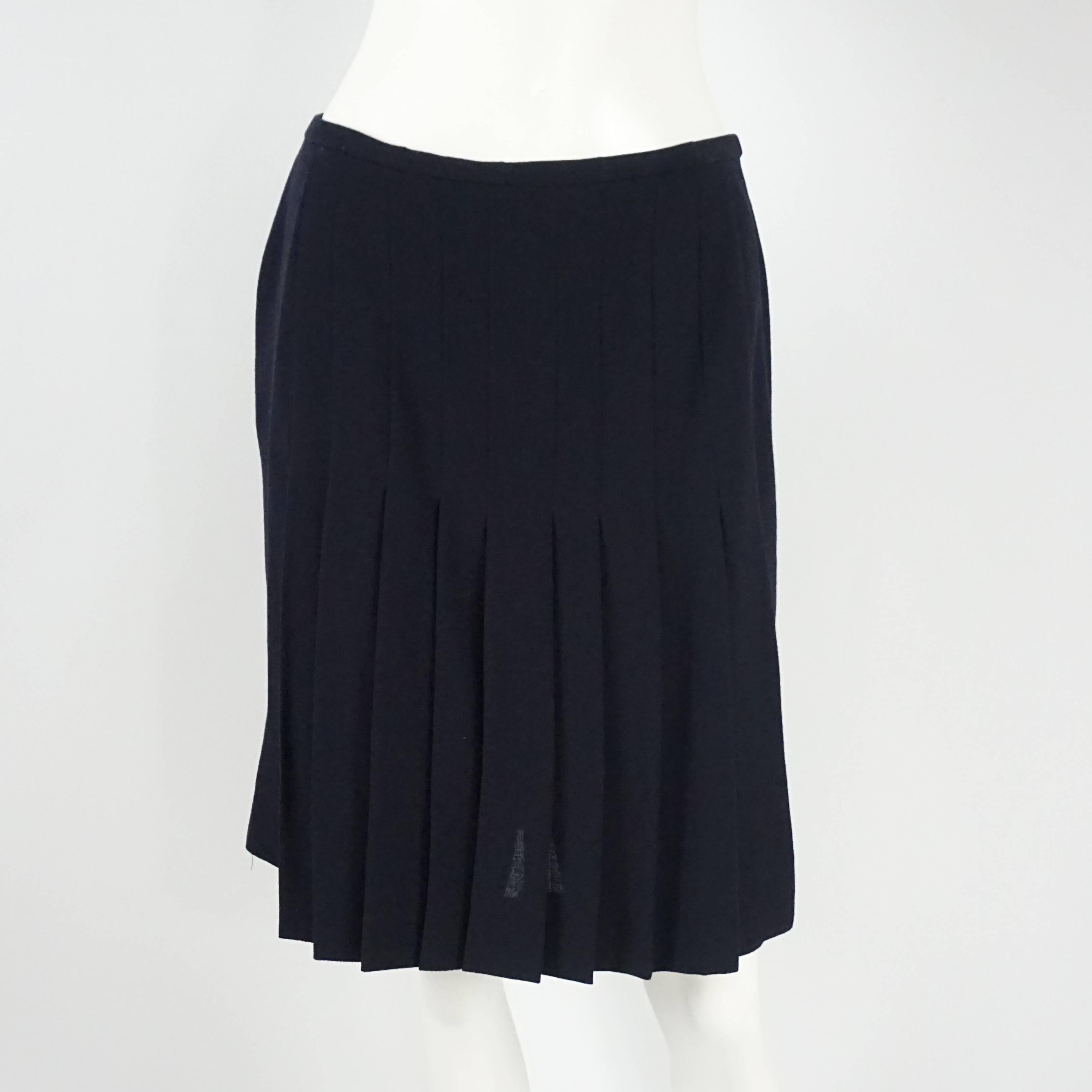 Chanel Navy Wool Classic Style Jacket with matching pleated skirt - 34 - 1990s In Excellent Condition In West Palm Beach, FL