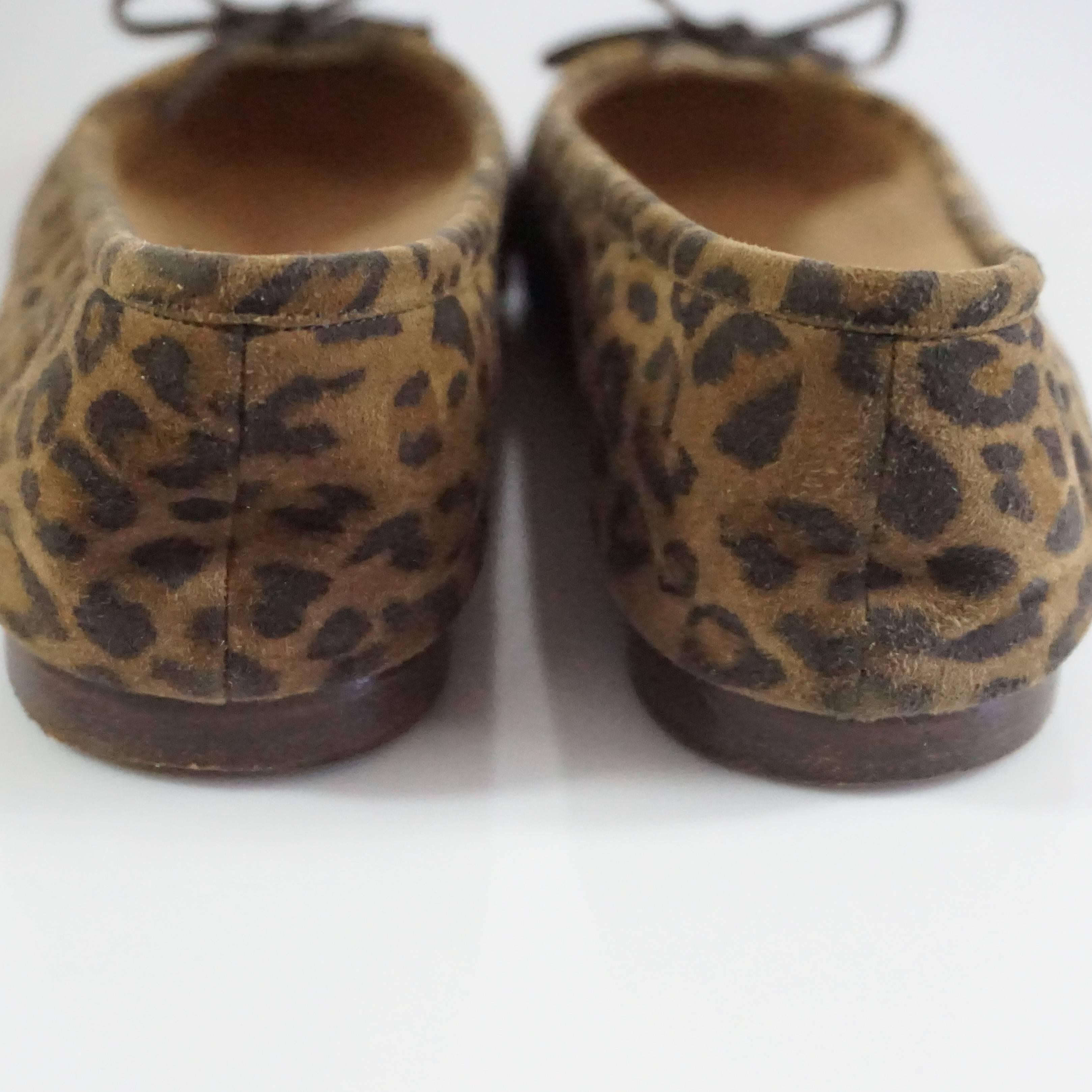 Manolo Blahnik Animal Print Suede Flats - 38.5 In Fair Condition For Sale In West Palm Beach, FL