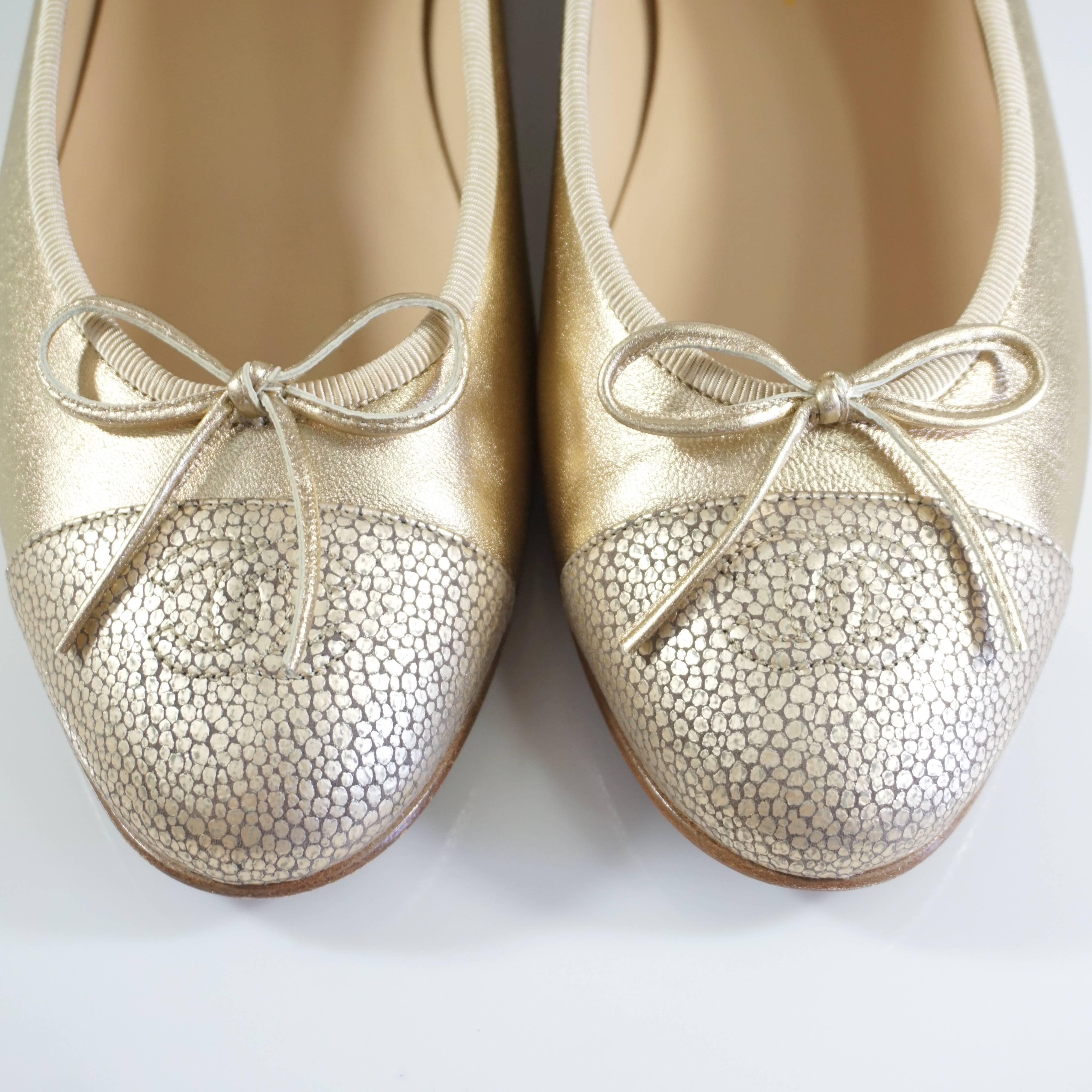 Chanel Gold Stingray Embossed Ballerina Flats - 39 In Excellent Condition In West Palm Beach, FL