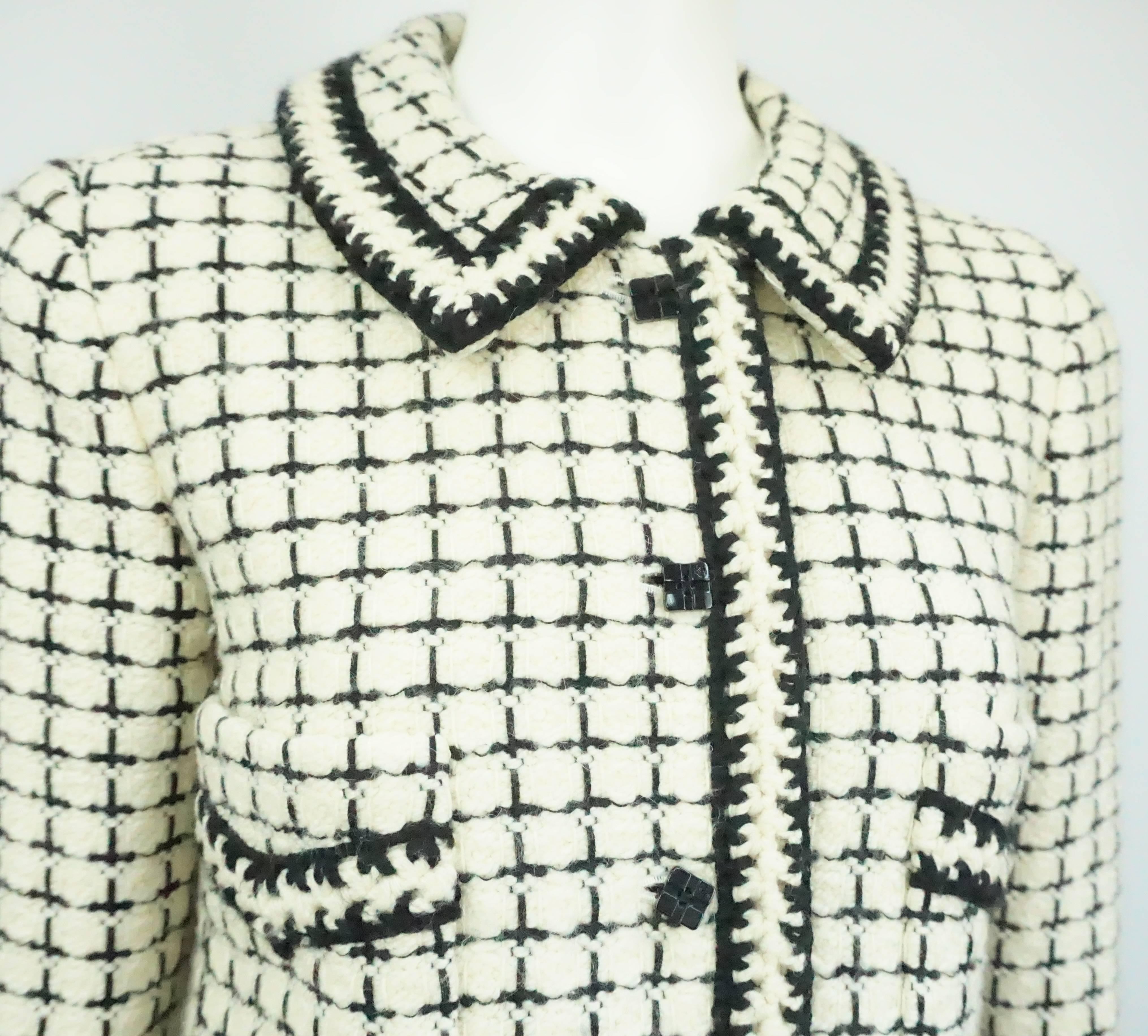 White Chanel Ivory and Black Patterned Wool Tweed Coat/Dress with Belt - 36 - 00A