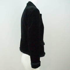 Chanel Schwarze Samtjacke mit Fransendetails und goldenem Perlenkamm - 42