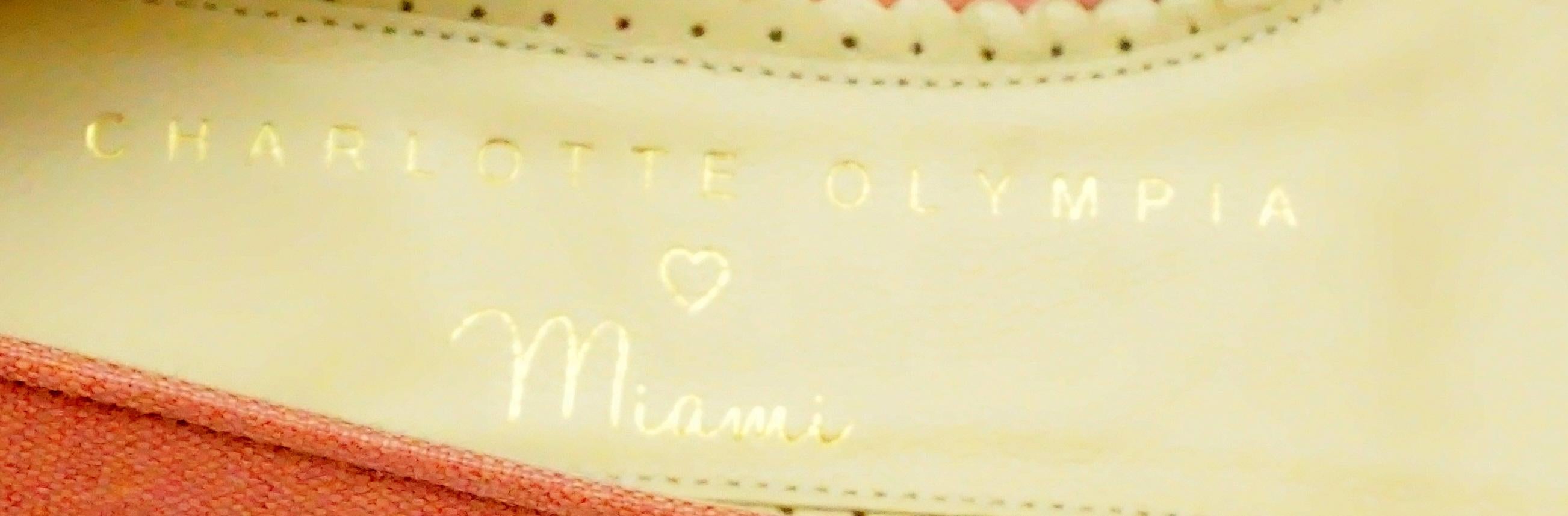 Charlotte Olympia Coral Linen Flats - 37 In Excellent Condition In West Palm Beach, FL