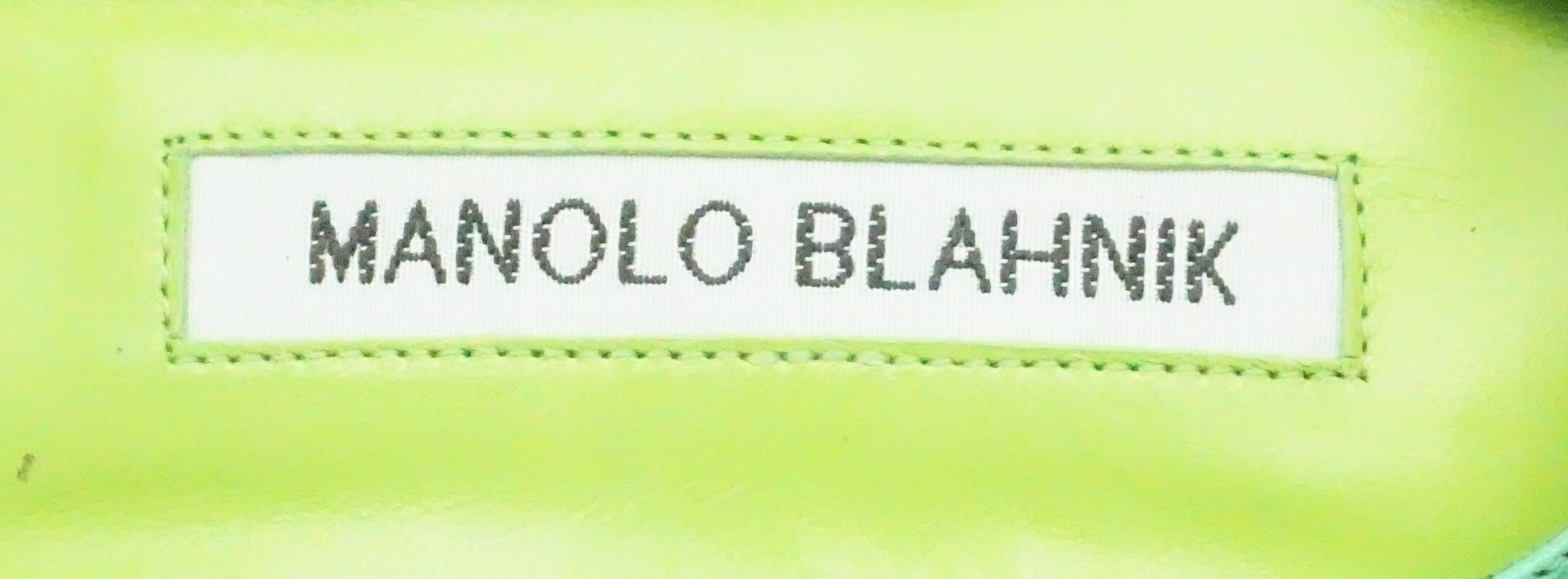 Manolo Blahnik Green Strappy Sandal Heel w/ Leaf Detail - 37 In Excellent Condition In West Palm Beach, FL