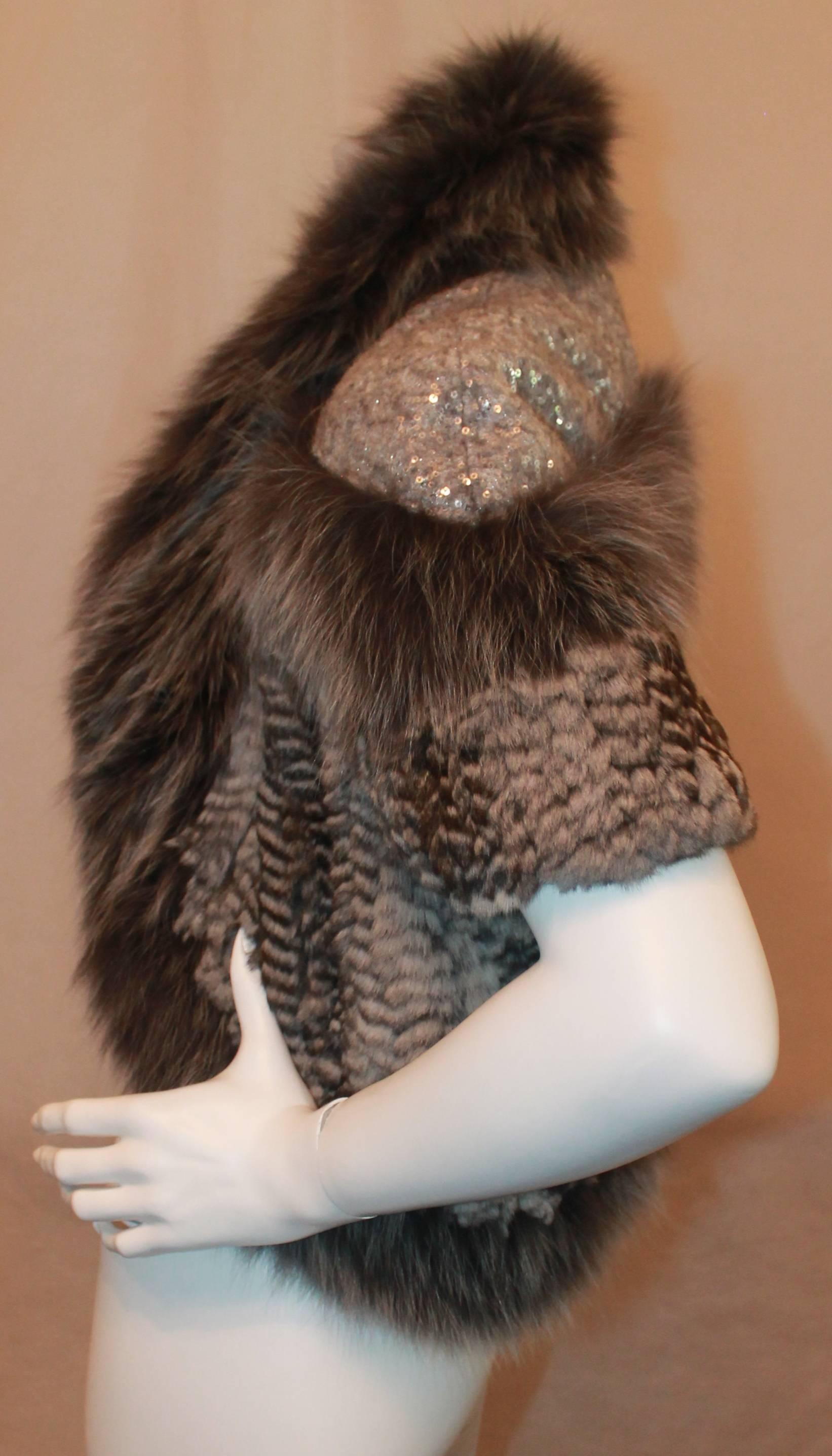 Hockley Grey Chinchilla and Fox Knitted Bolero w/ sequin shoulders-Sz 44-NWT In New Condition In West Palm Beach, FL
