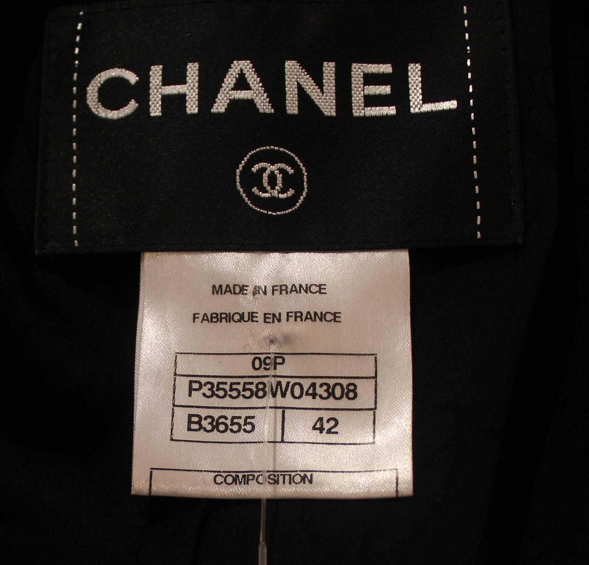 Noir Chanel Runway Spring 2009 Veste en lin noir avec col et poignets blancs - 42 en vente