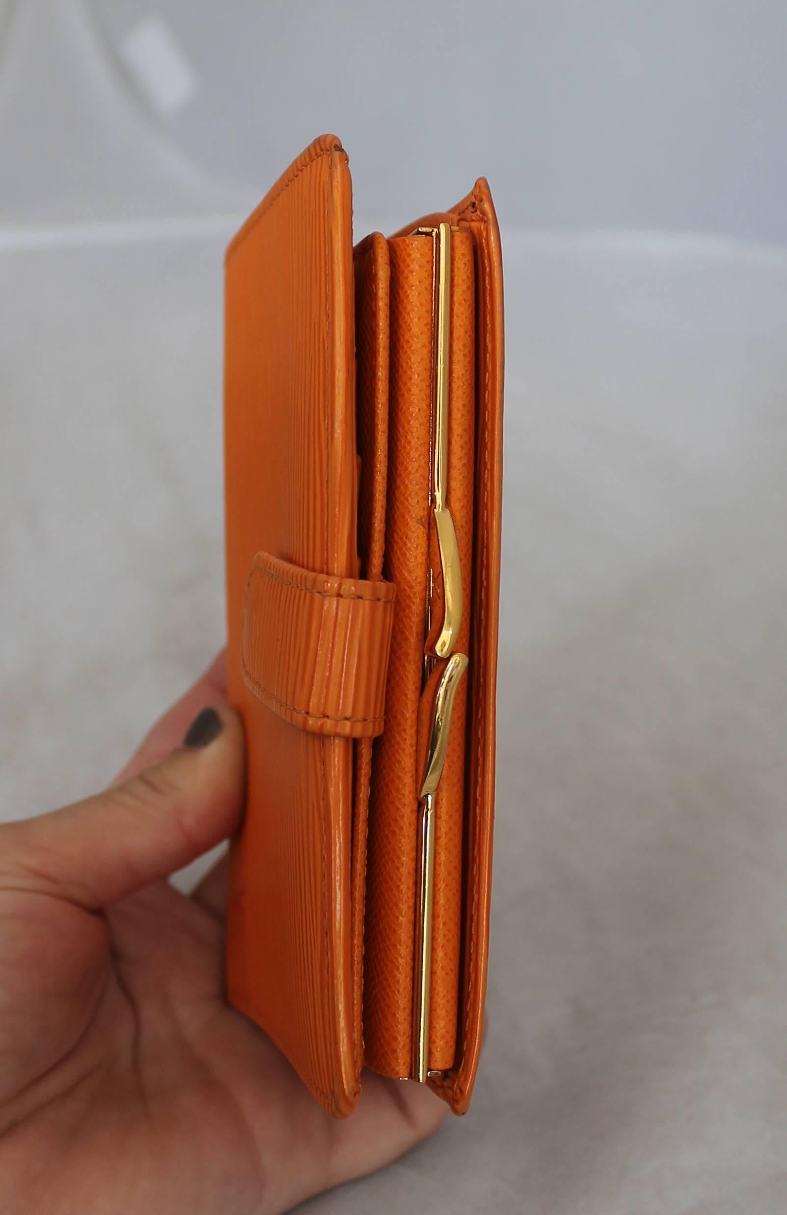 Louis Vuitton Orange Epileather Wallet with Coin Purse Section  In Excellent Condition In West Palm Beach, FL
