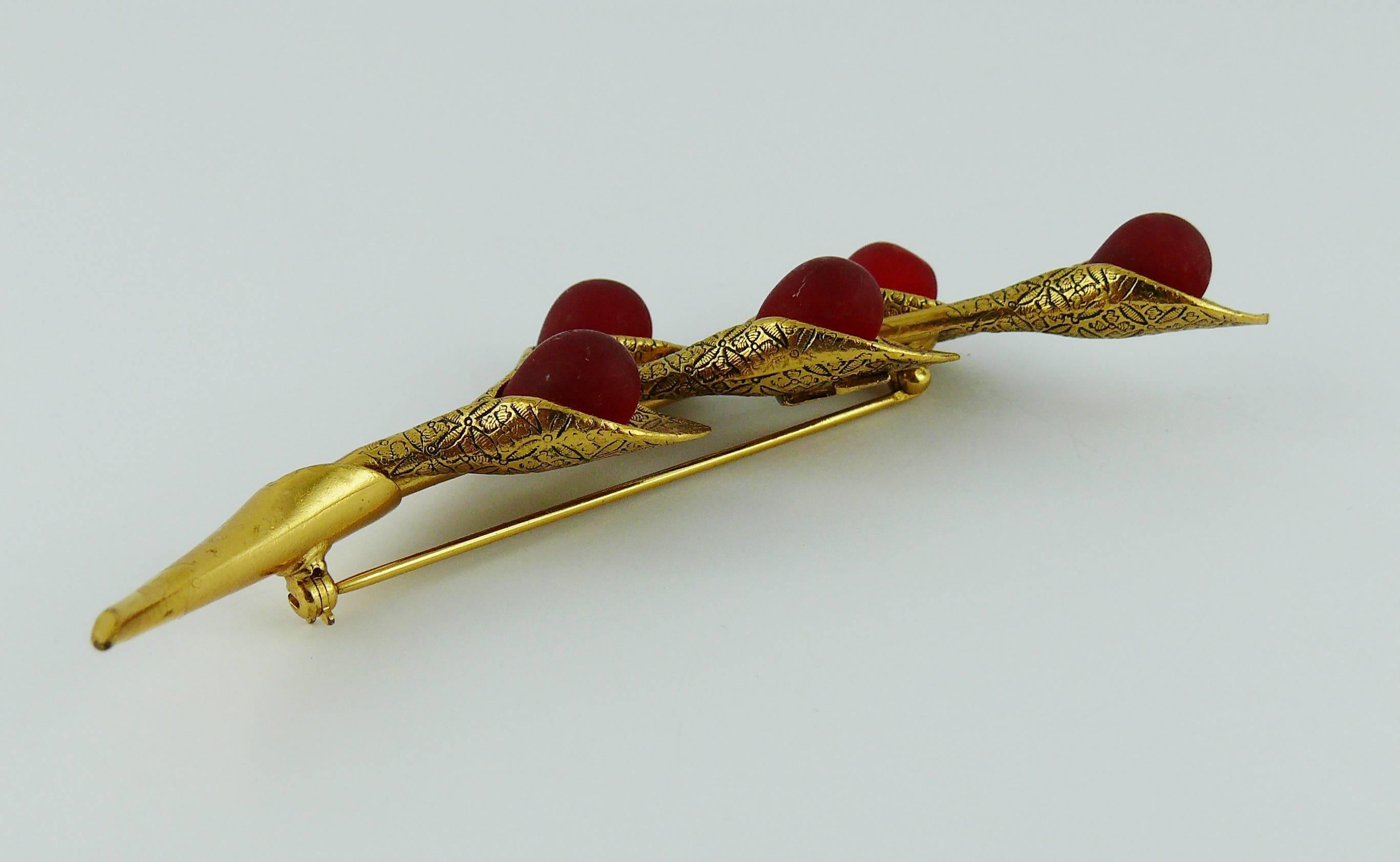 Kenzo Vintage Gold Toned and Red Glass Cabochons Floral Brooch In Good Condition For Sale In Nice, FR
