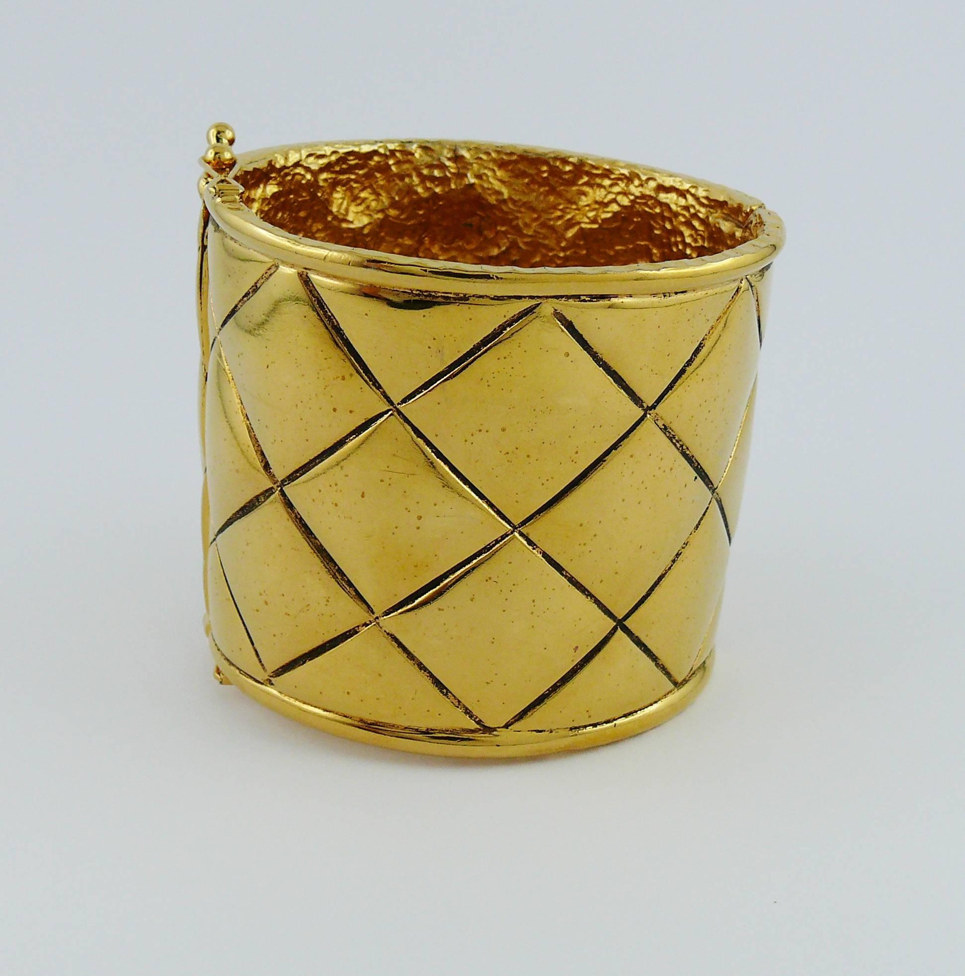 Chanel Vintage Iconic Quilted Cuff Bracelet with Applied Lion Head In Excellent Condition For Sale In Nice, FR