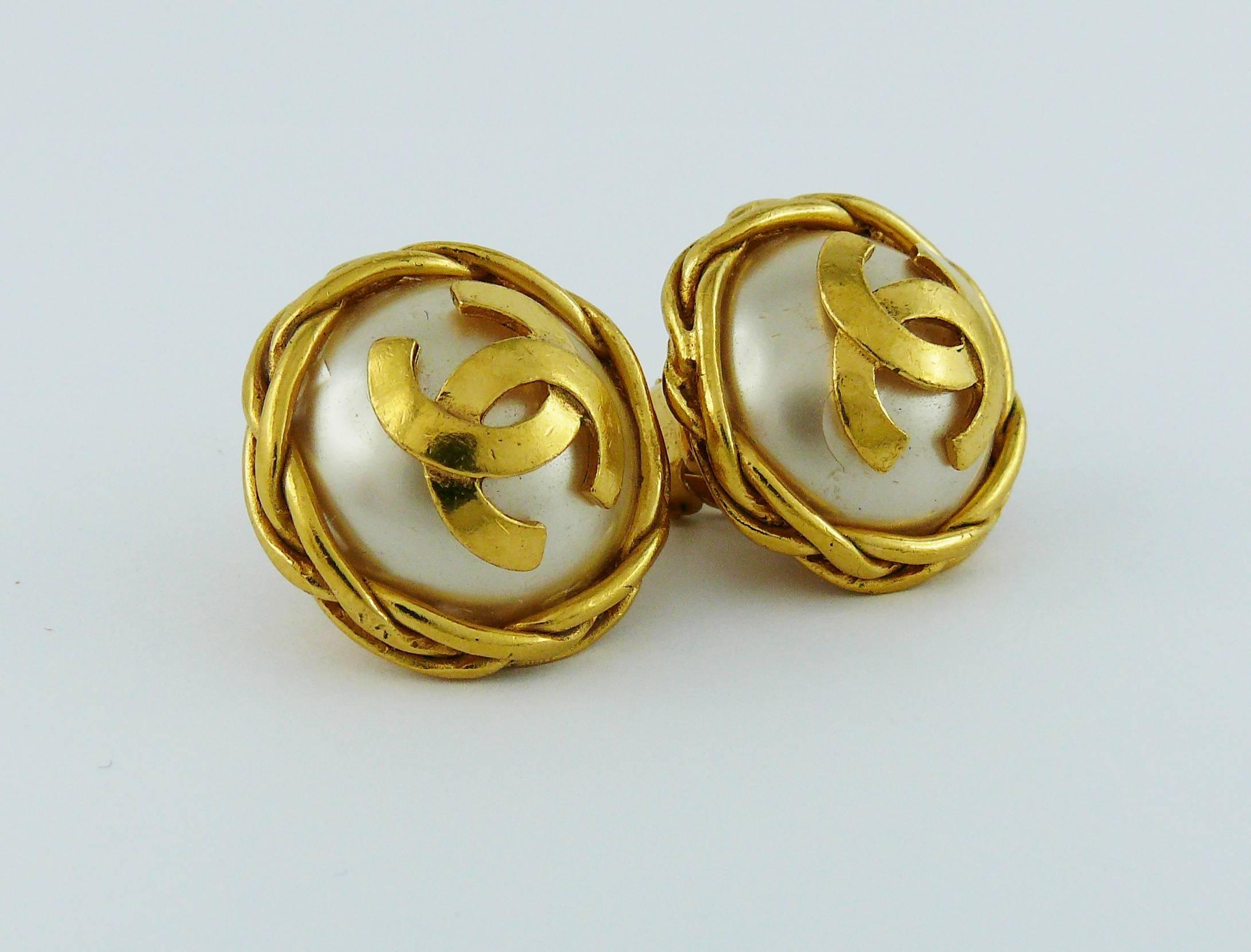 Women's Chanel Vintage Faux Pearl CC Clip-On Earrings Spring 1995