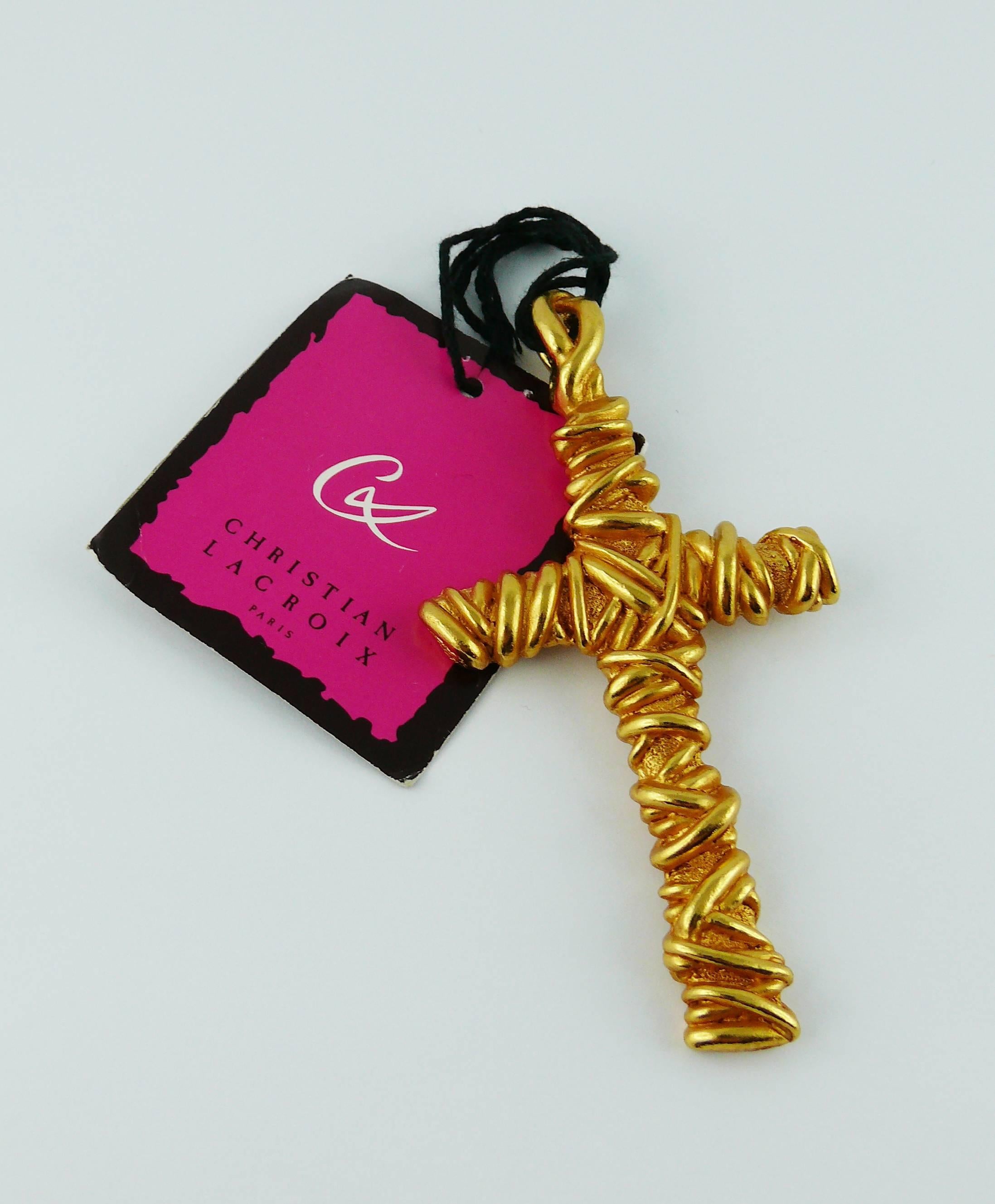 Christian Lacroix Vintage Gold Toned Wired Cross Pendant In Excellent Condition In Nice, FR