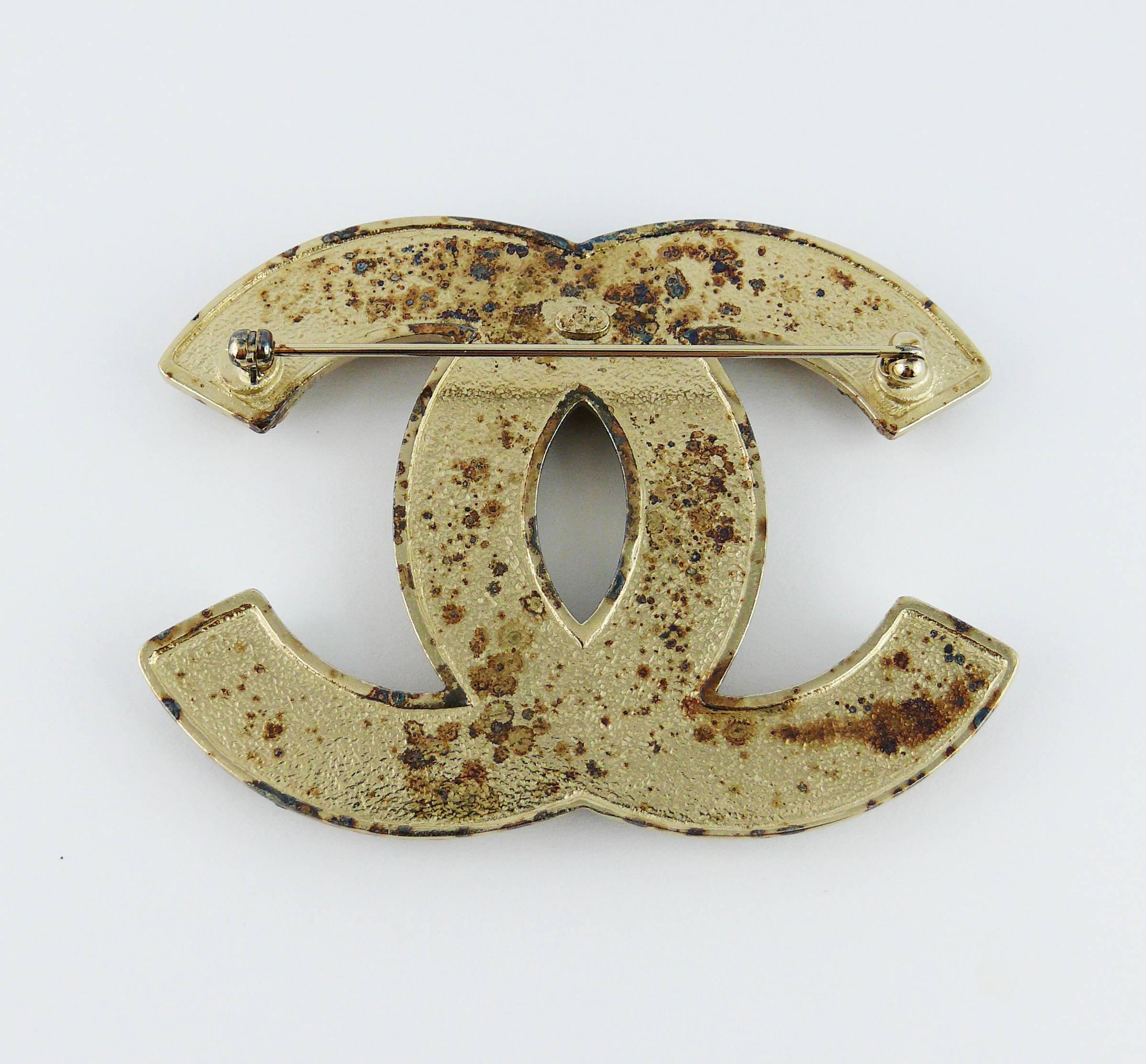 Chanel Jumbo Logo Brooch In Good Condition For Sale In Nice, FR