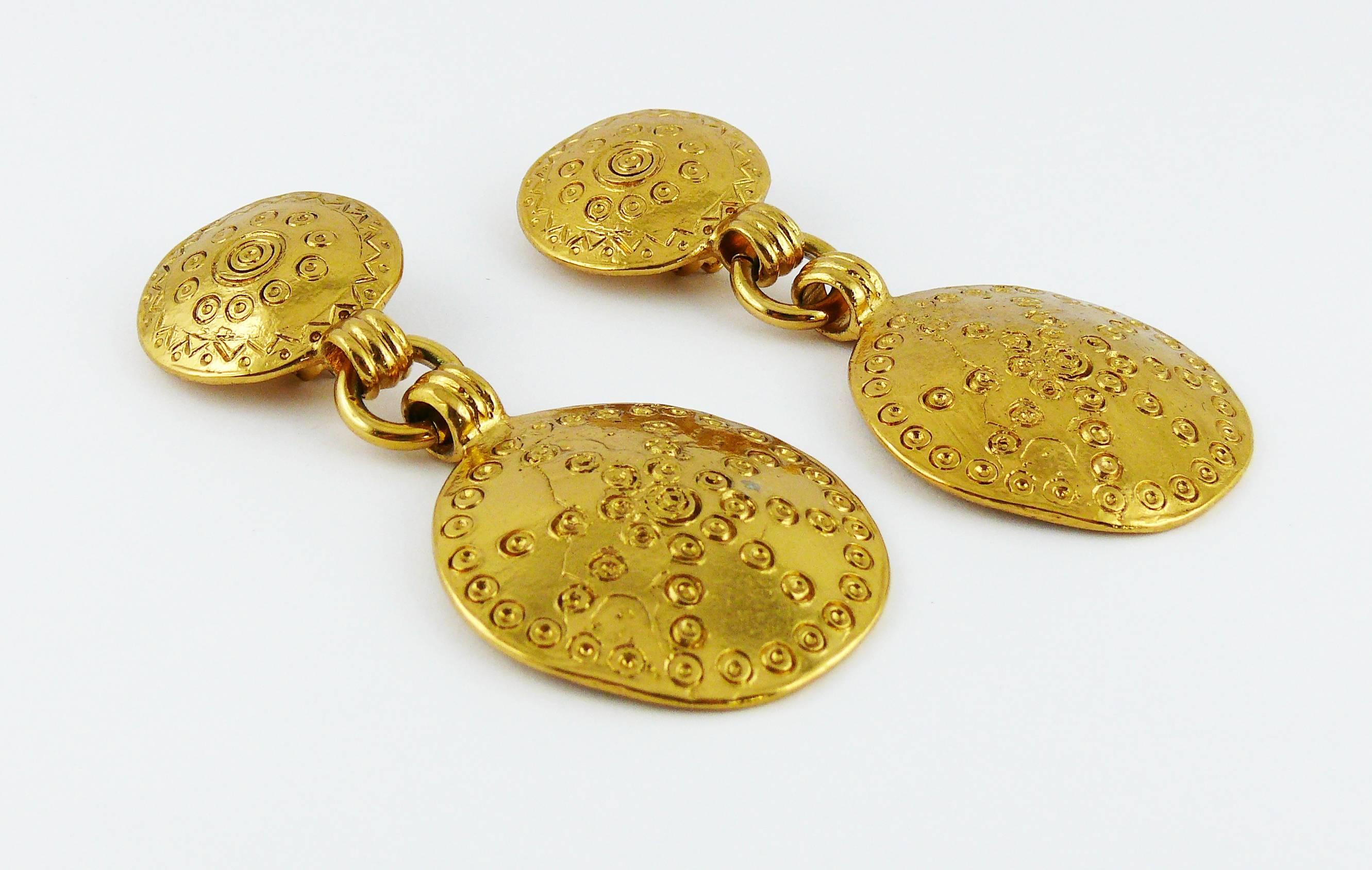 Yves Saint Laurent YSL Ethnic Shield Dangling Earrings In Excellent Condition In Nice, FR