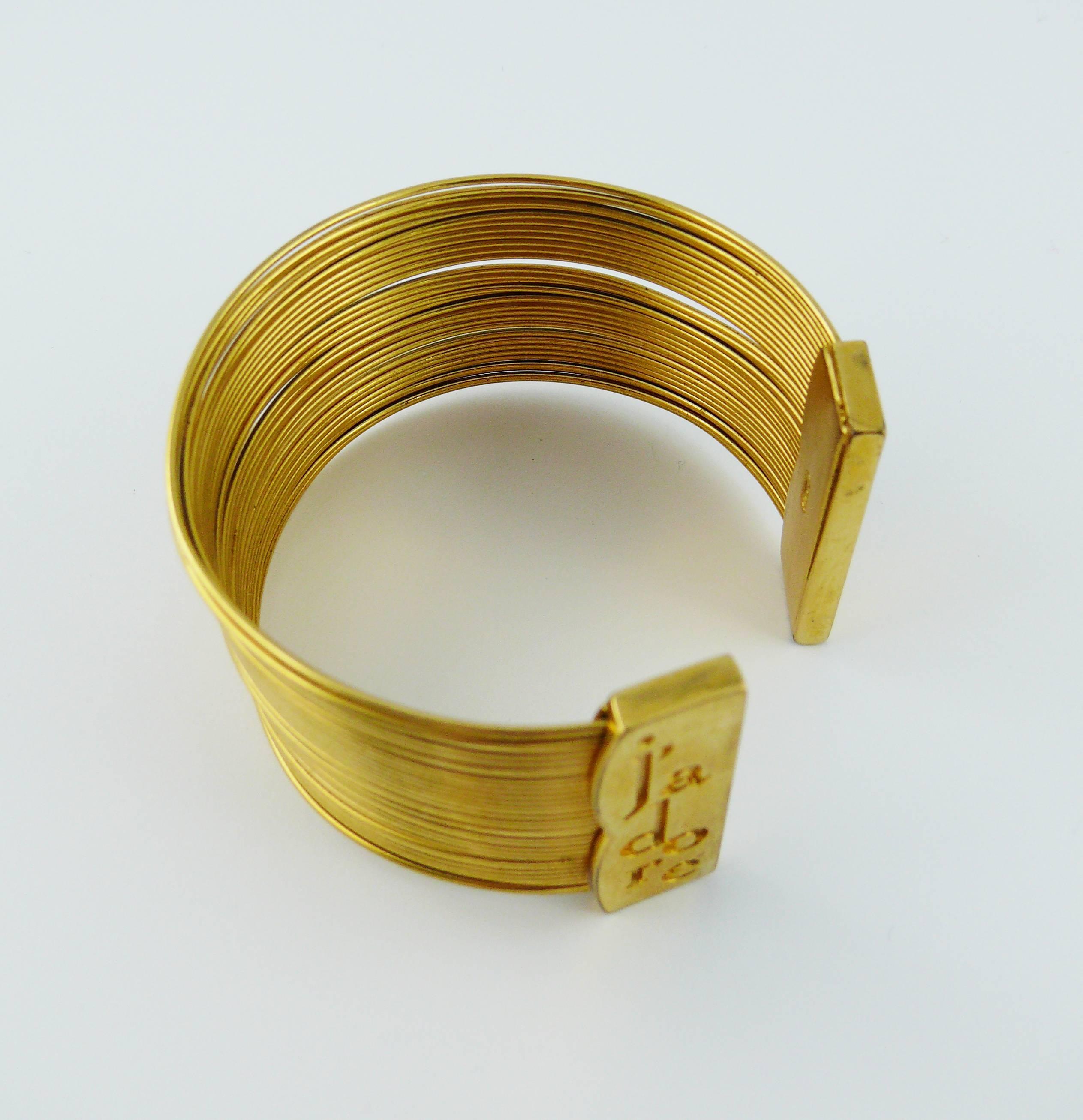 Christian Dior Vintage J'Adore Gold Toned Wire Cuff Bracelet In Excellent Condition In Nice, FR