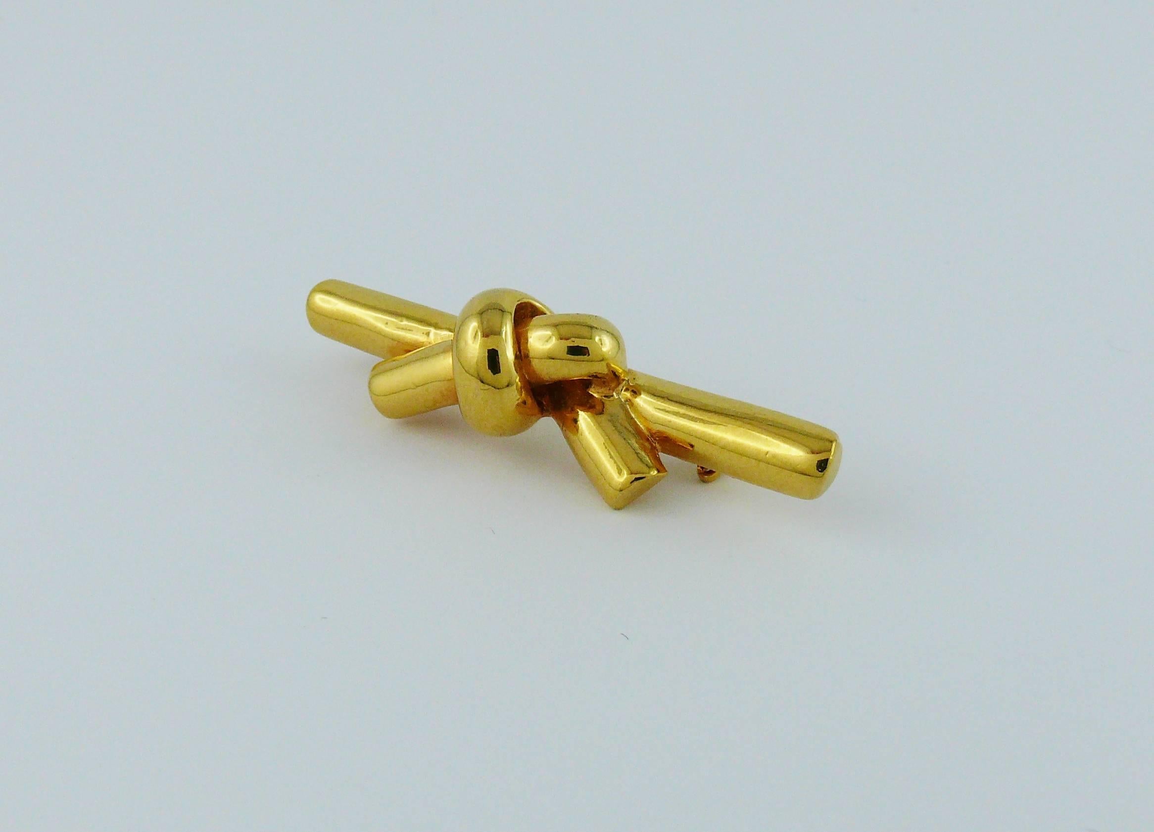Lanvin Vintage Gold Toned Knot Bar Brooch In Excellent Condition For Sale In Nice, FR