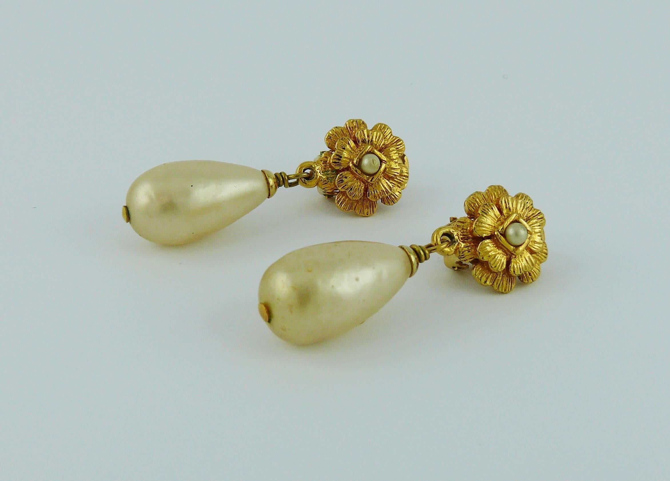 Chanel Vintage Classic Camellia Pearl Drop Clip-On Earrings In Good Condition In Nice, FR