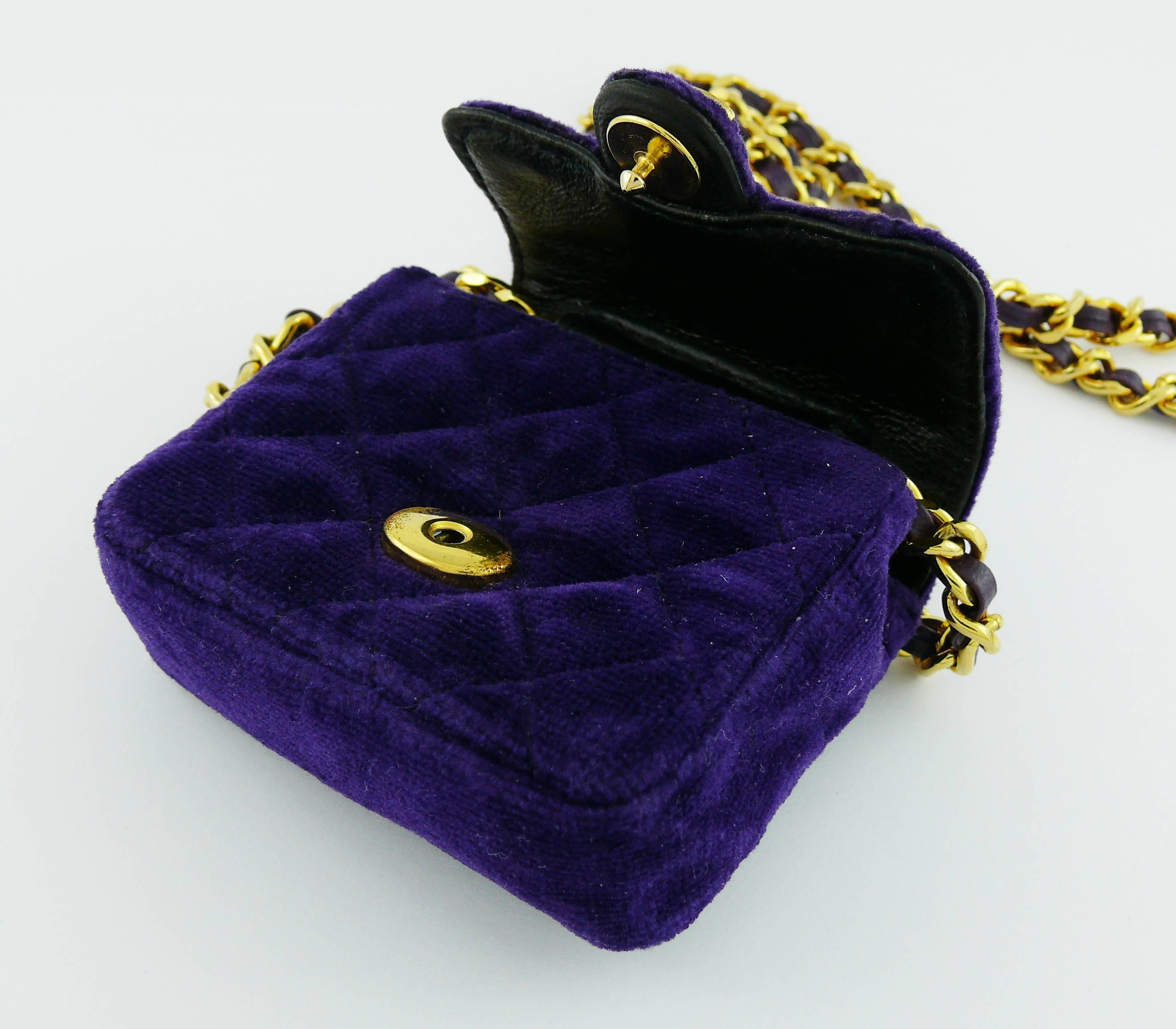 Chanel Vintage 1990s Quilted Micro Mini Purple Velvet Flap Bag In Good Condition In Nice, FR