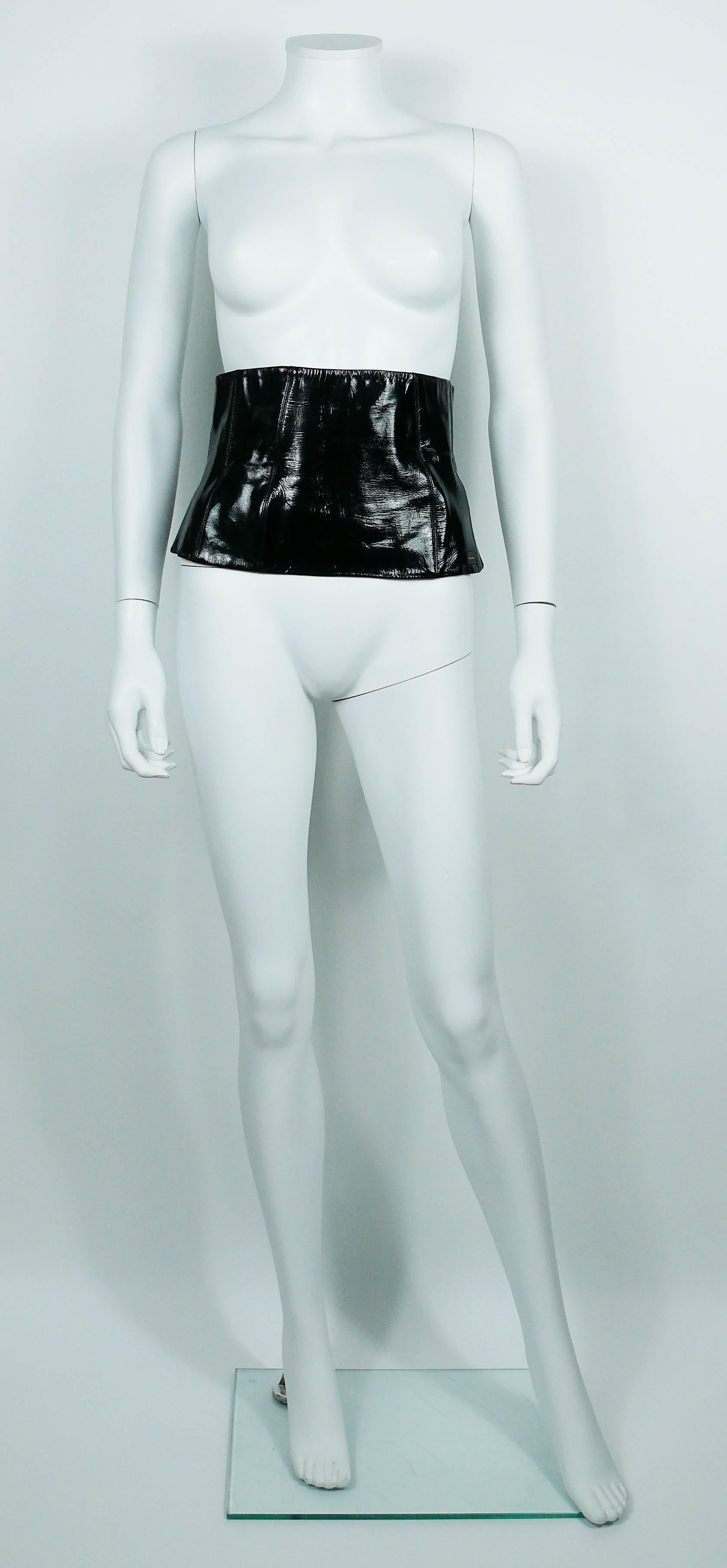 Noir Ceinture corset Chanel automne/hiver 2001 - Taille 36 en vente
