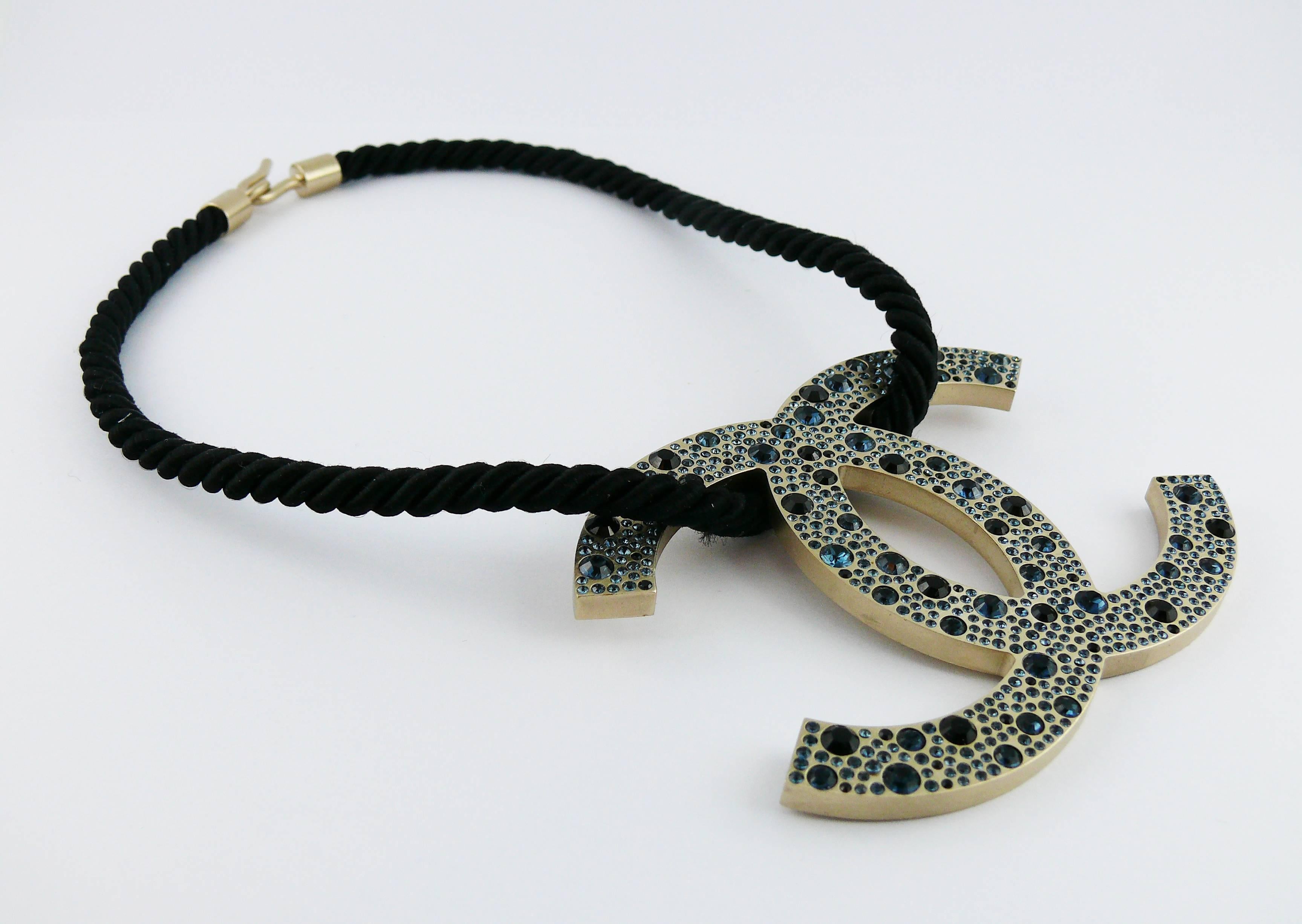 Chanel Rare Jewelled Jumbo CC Logo Necklace Spring/Summer 2008 In Excellent Condition In Nice, FR