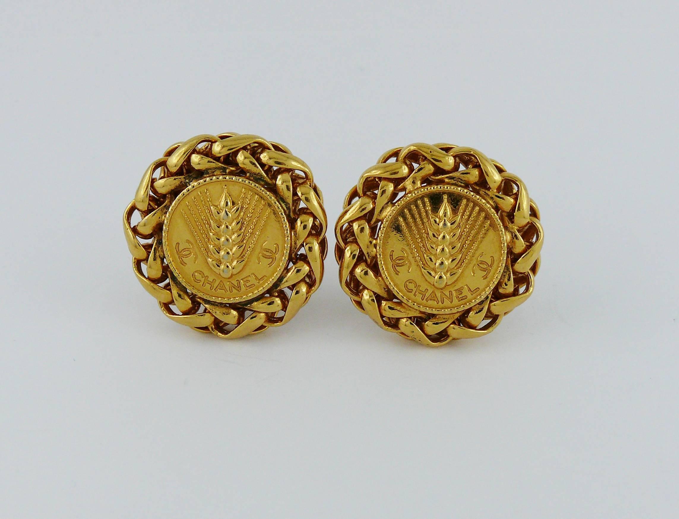 Women's Chanel Vintage Gold Toned Iconic Wheat Clip-On Earrings